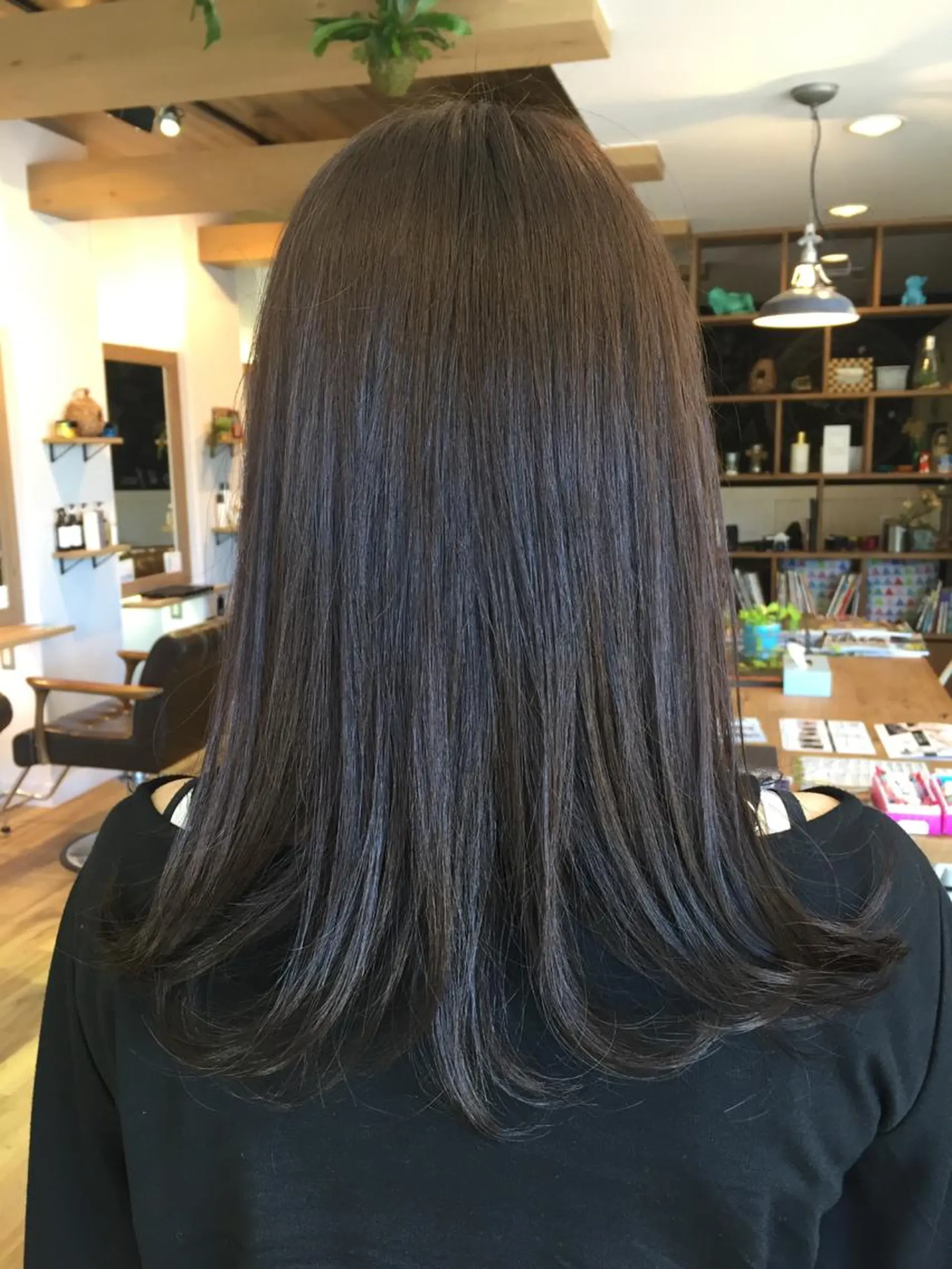 ロング カラー ツキダテ ユイのヘアスタイル