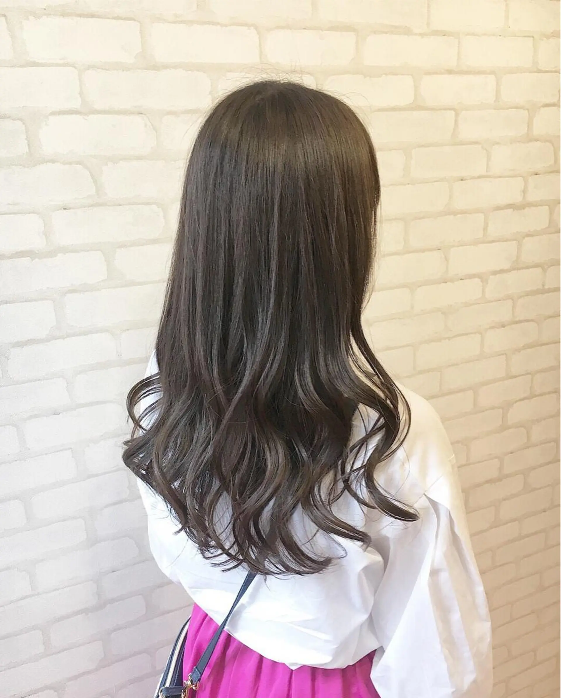 ロング ミヤザキ タクトのヘアスタイル