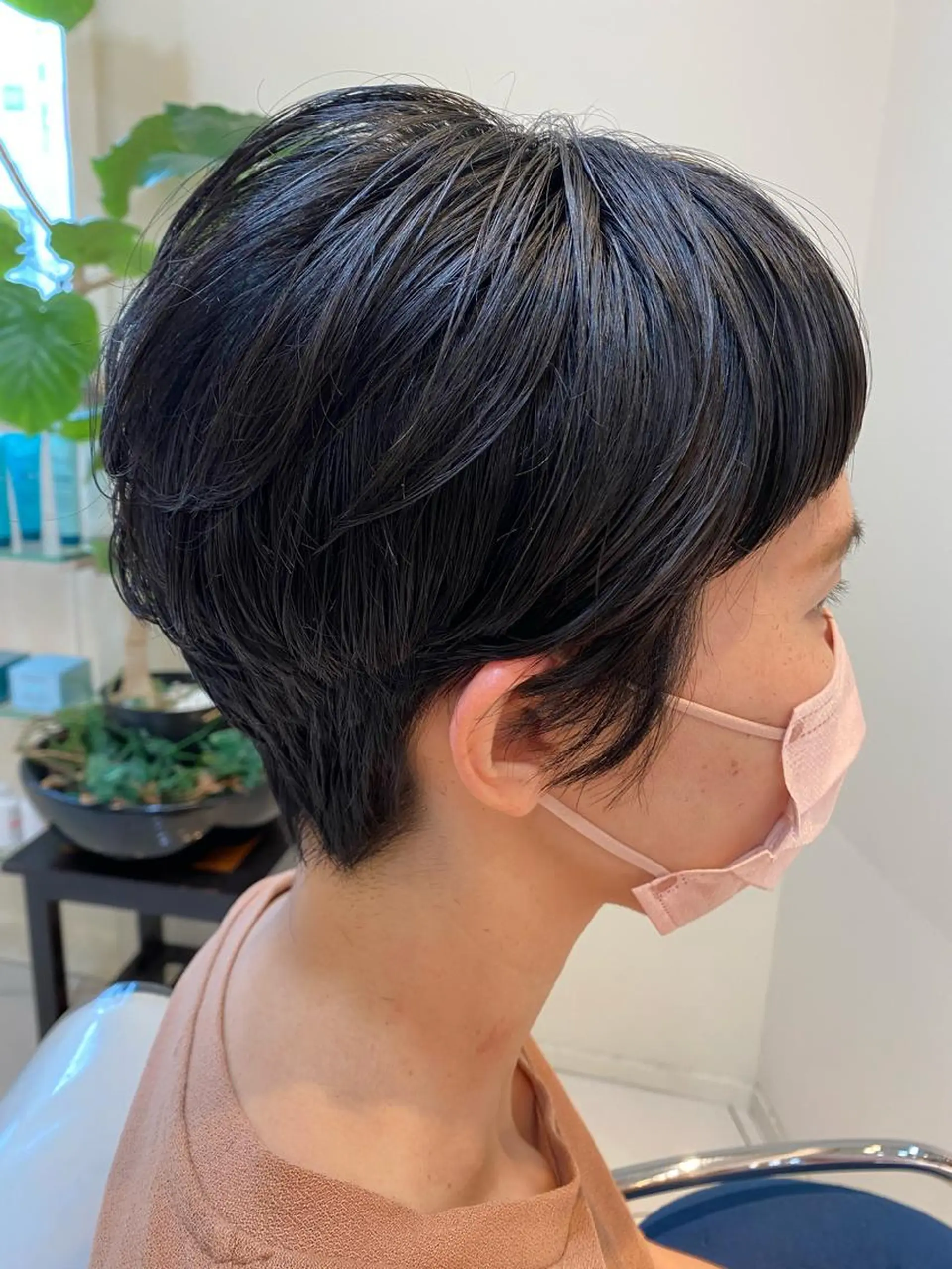 ショート ワイドバング ヒラカホ/ ブリーチ/似合わせのヘアスタイル