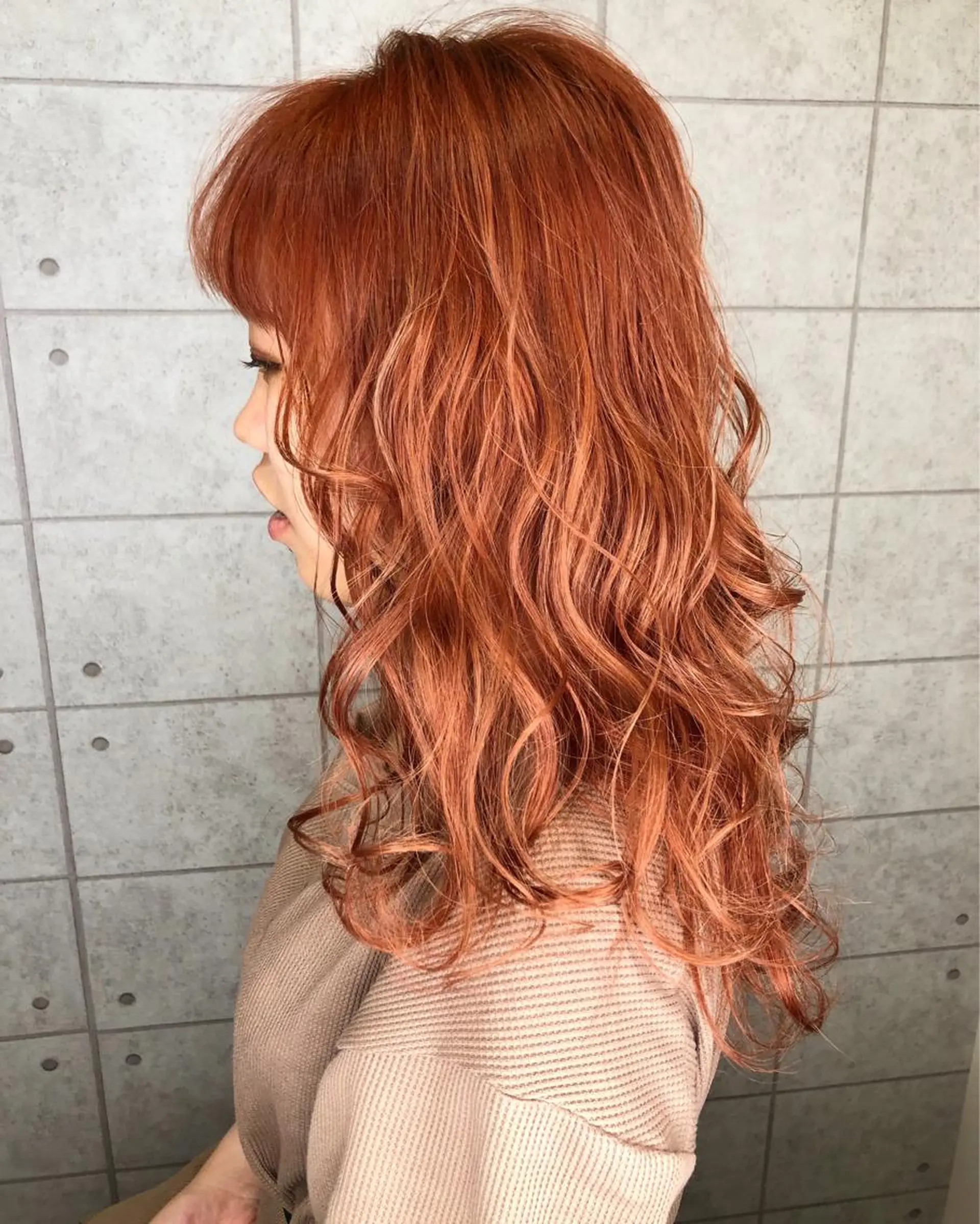 セミロング カラー ベージュカラー オレンジ オレンジベージュ 西本 夏美のヘアスタイル