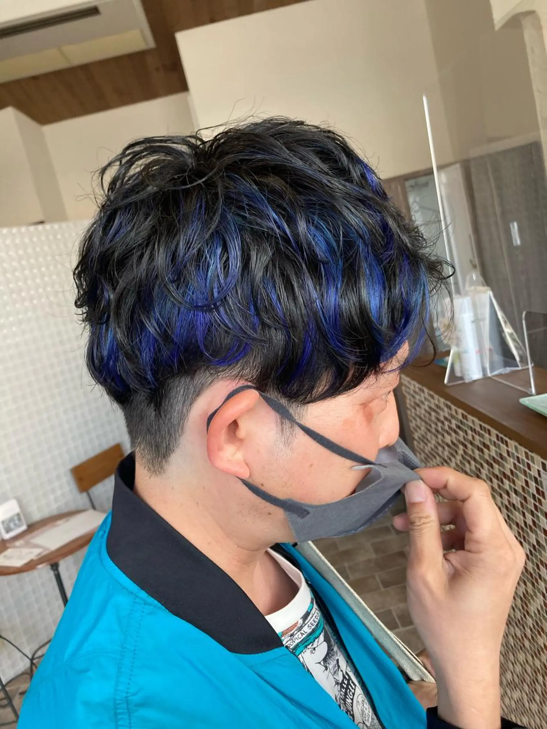 ショート カラー ブルーカラー デザインカラー ハイライトカラー ハイライト 加藤 泰地のヘアスタイル