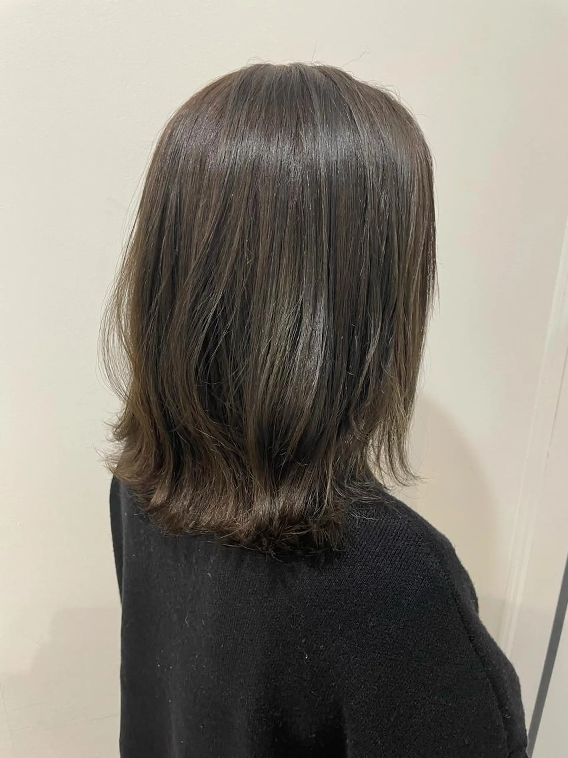 ミディアム カラー アッシュ 透明感カラー . AYUKAのヘアスタイル