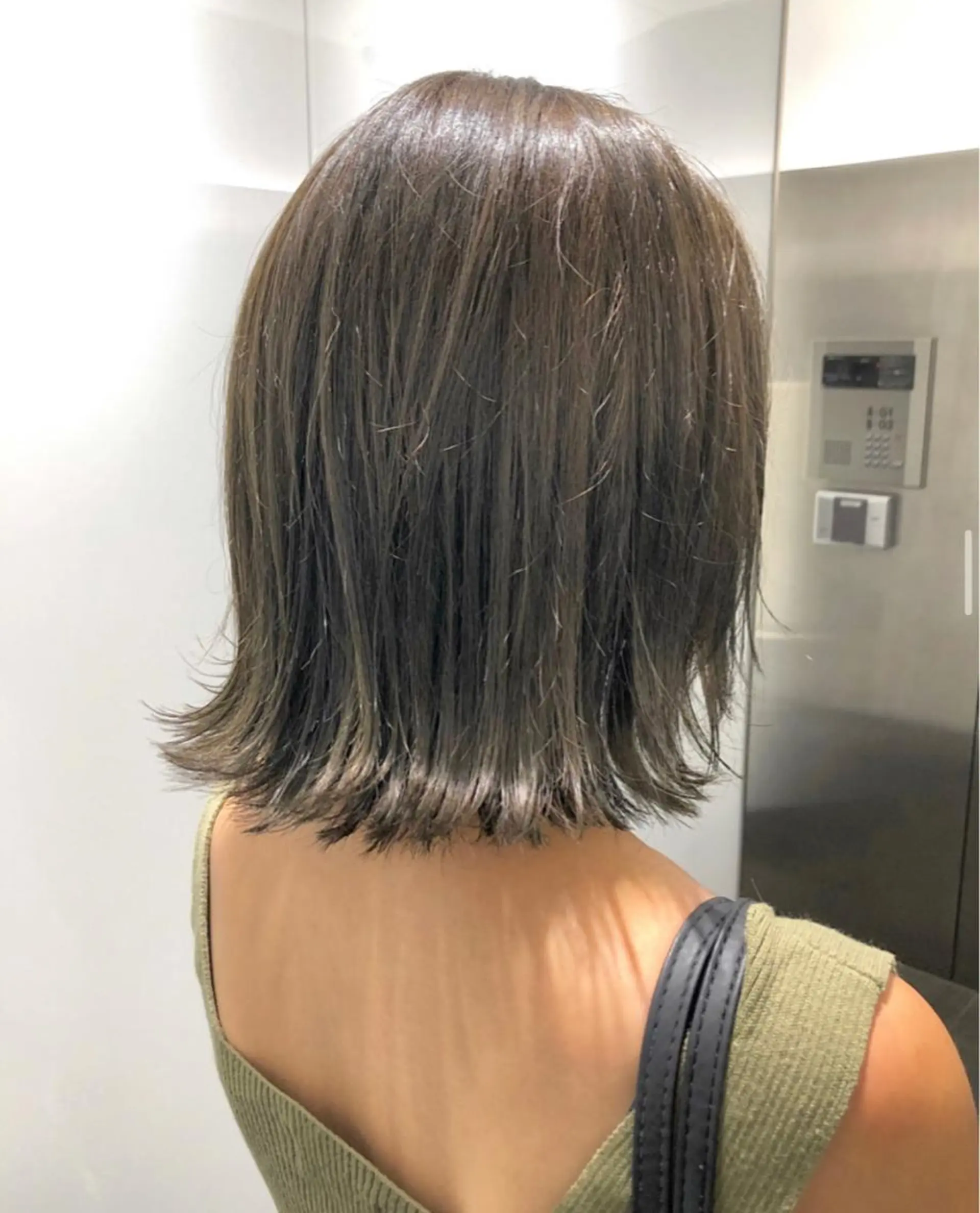 ミディアム ハイライト レイヤーカット 韓国／ハッシュカット ／透明感カラー／金野のヘアスタイル