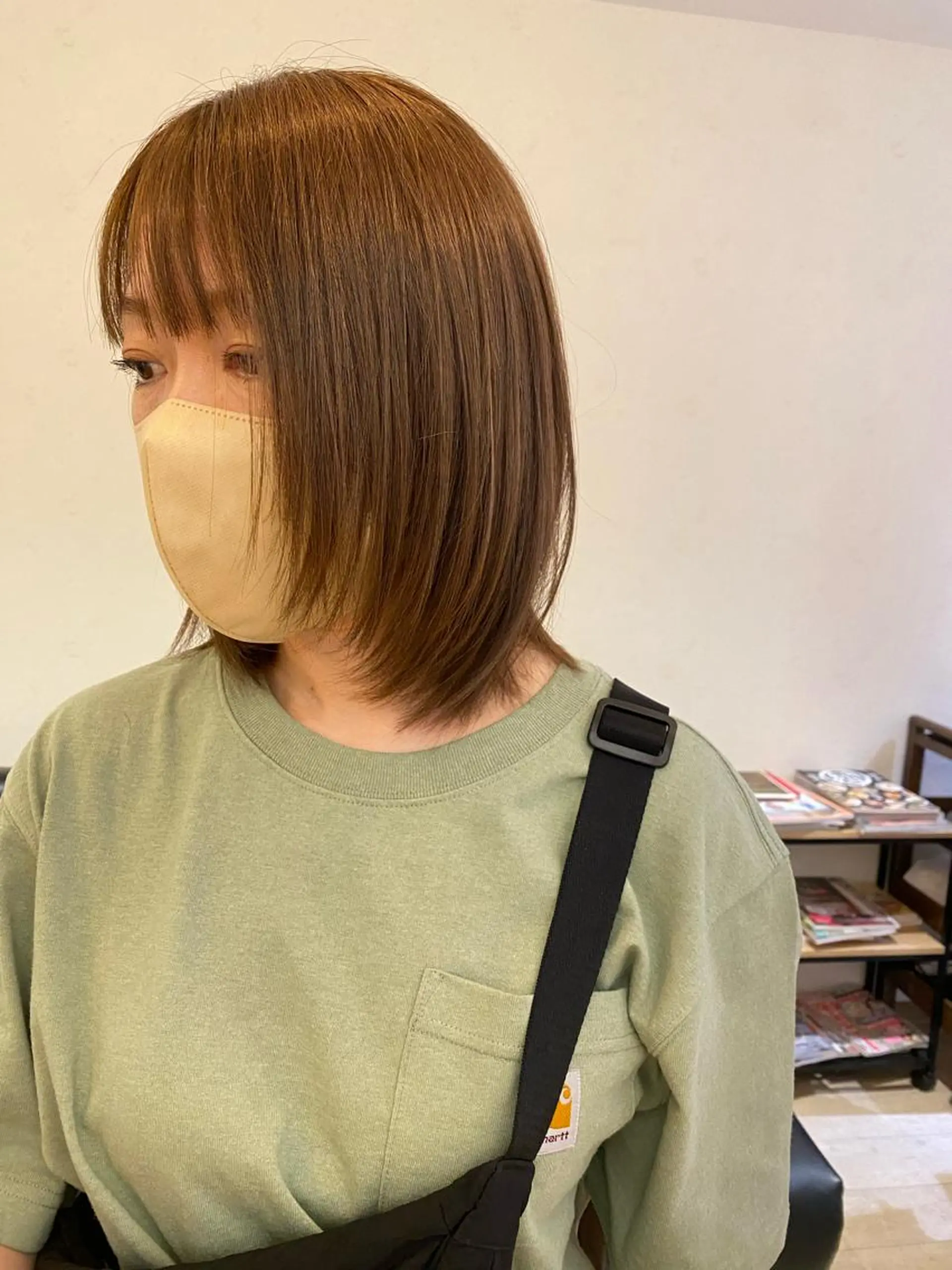 ミディアム 顔まわりレイヤー 顔周りカット レイヤーカット 中村 莉子のヘアスタイル