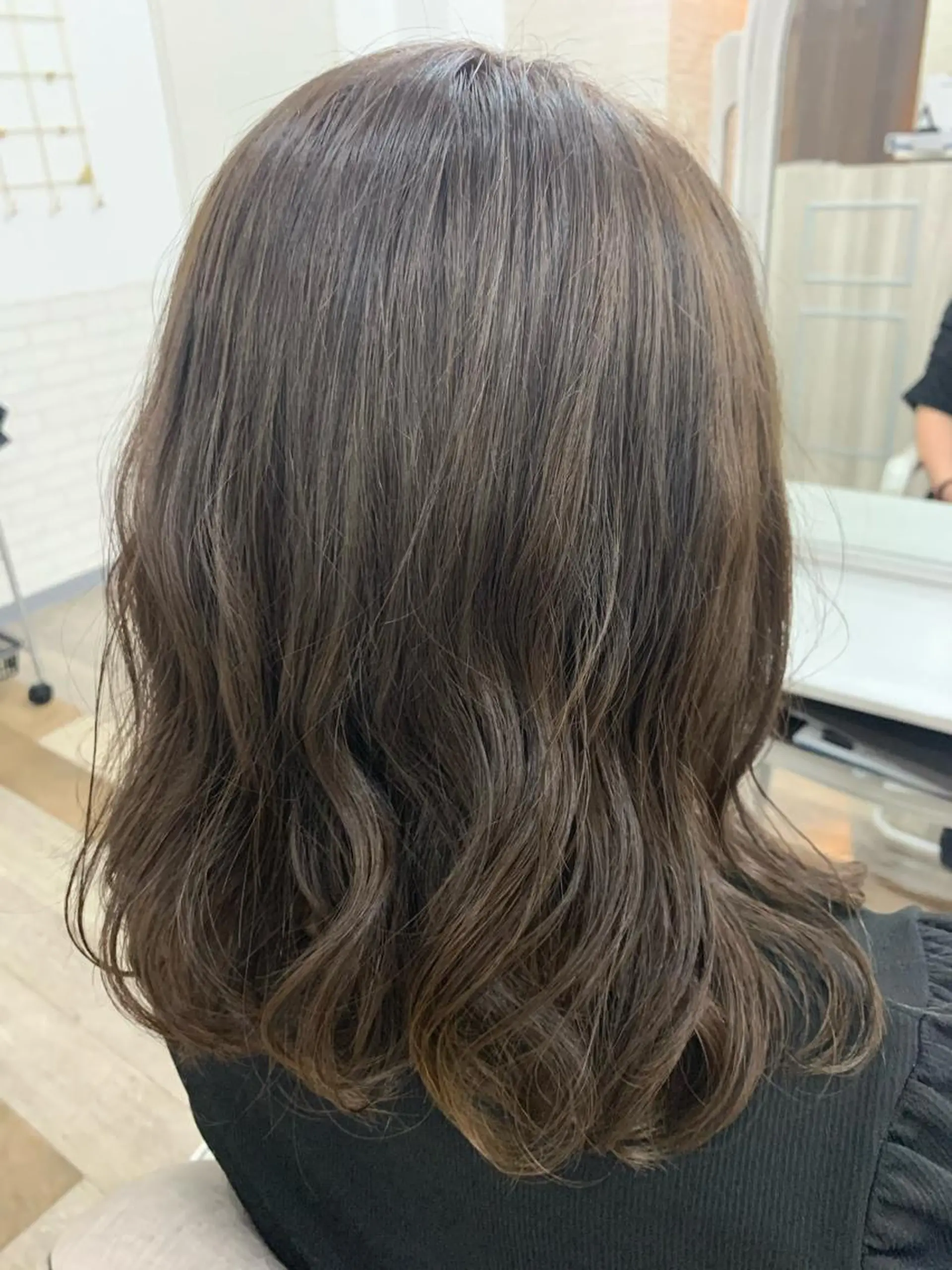 ミディアム 小笠原 菜緒のヘアスタイル