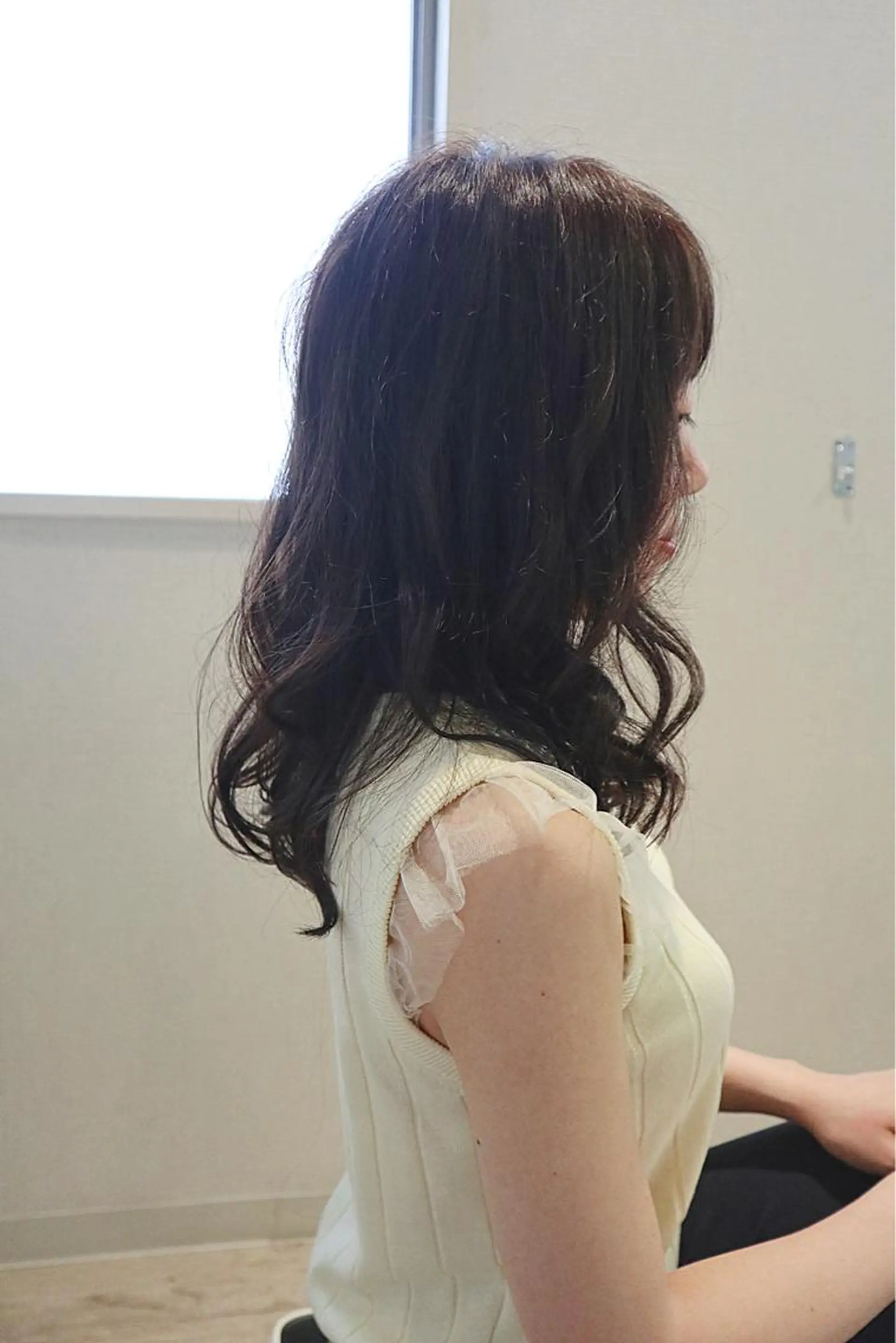 セミロング 岩間 祐佳のヘアスタイル