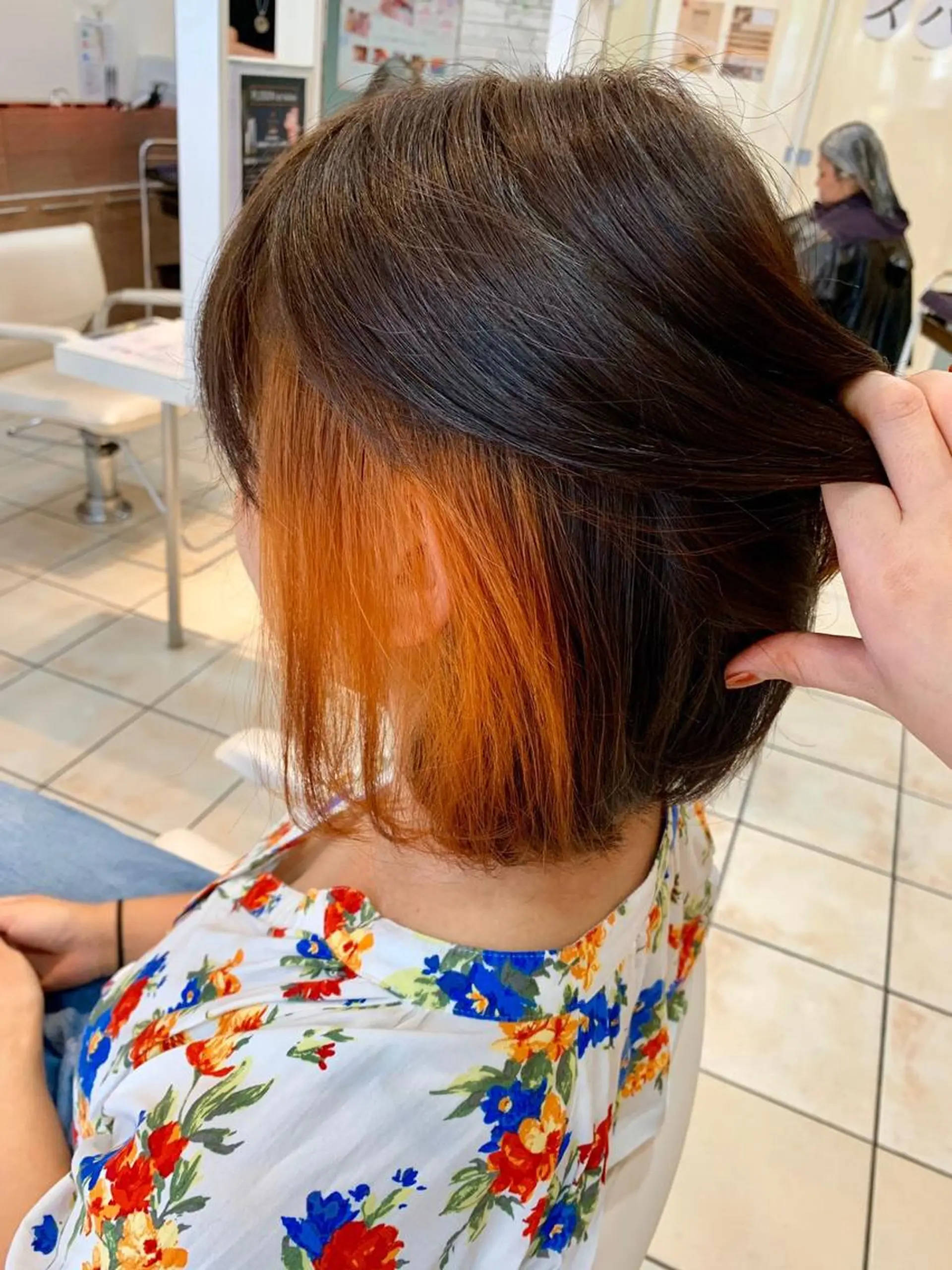ショート カラー オレンジ カラーサロン ビスカリアのヘアスタイル