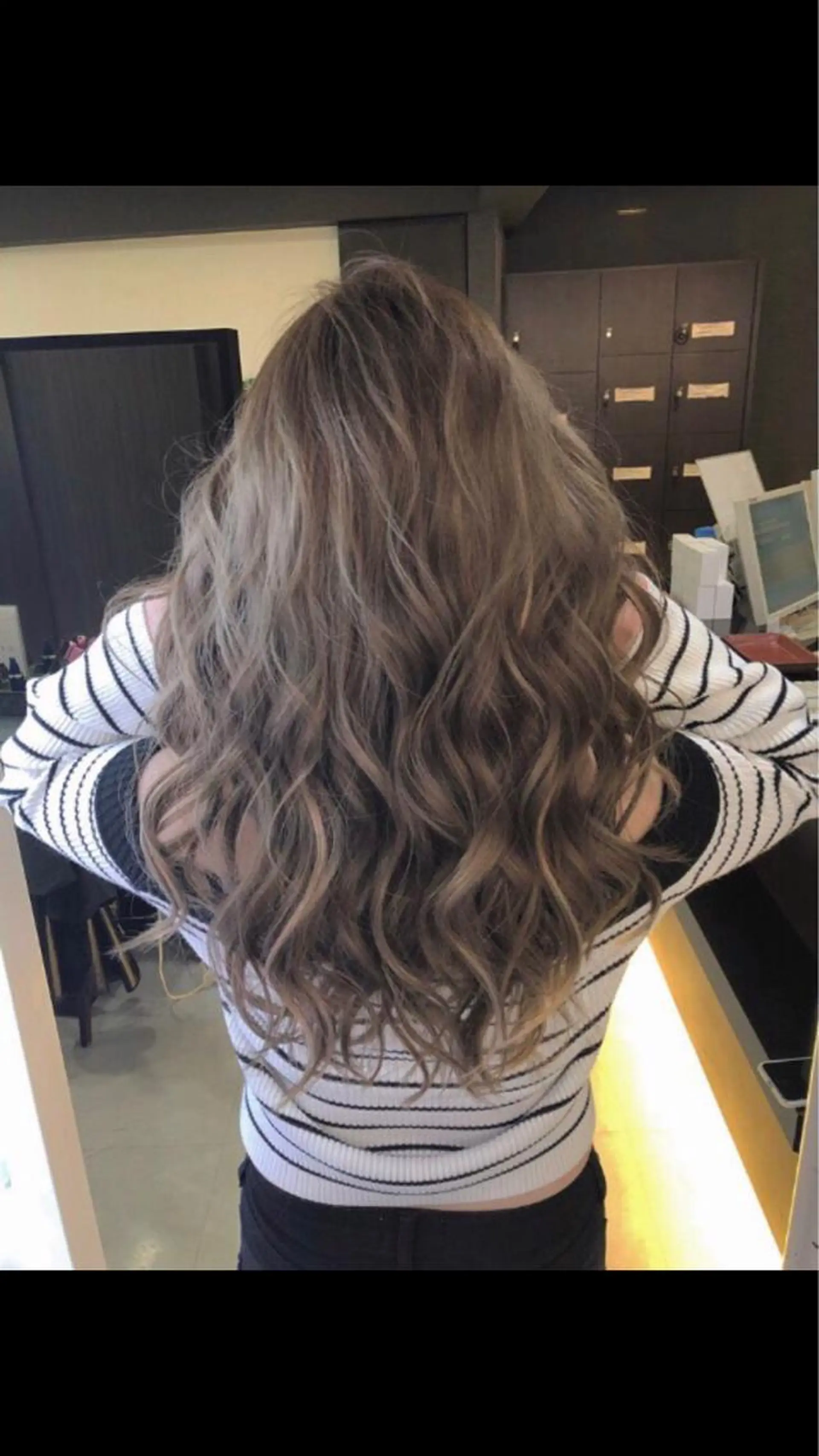 セミロング カラコレなんば TOPstylistのヘアスタイル