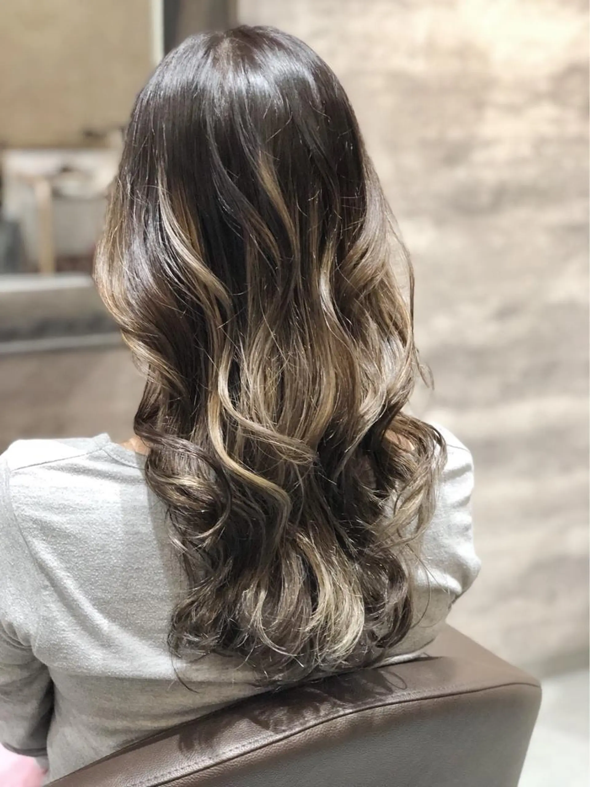 セミロング カラー ベージュカラー ブロンド Blanco Color&Careのヘアスタイル