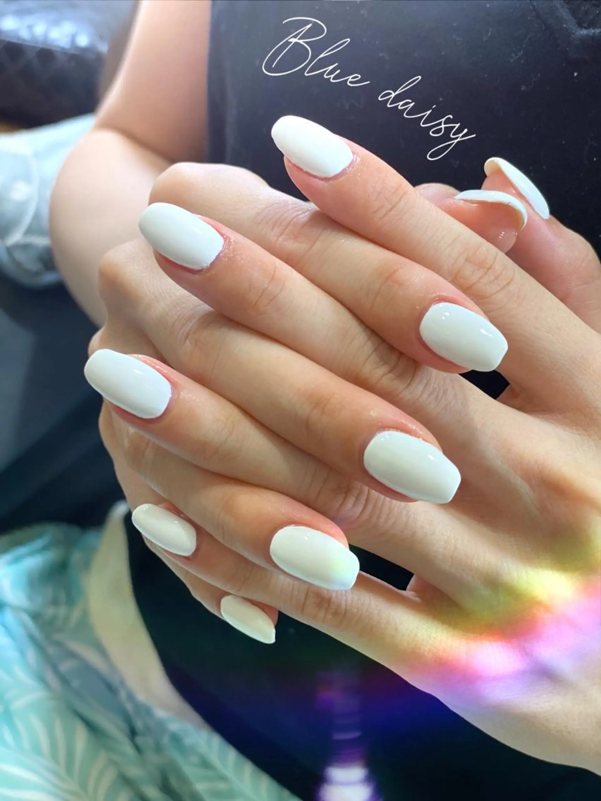 ネイル ホワイト Blue daisy 栄本店のネイルデザイン