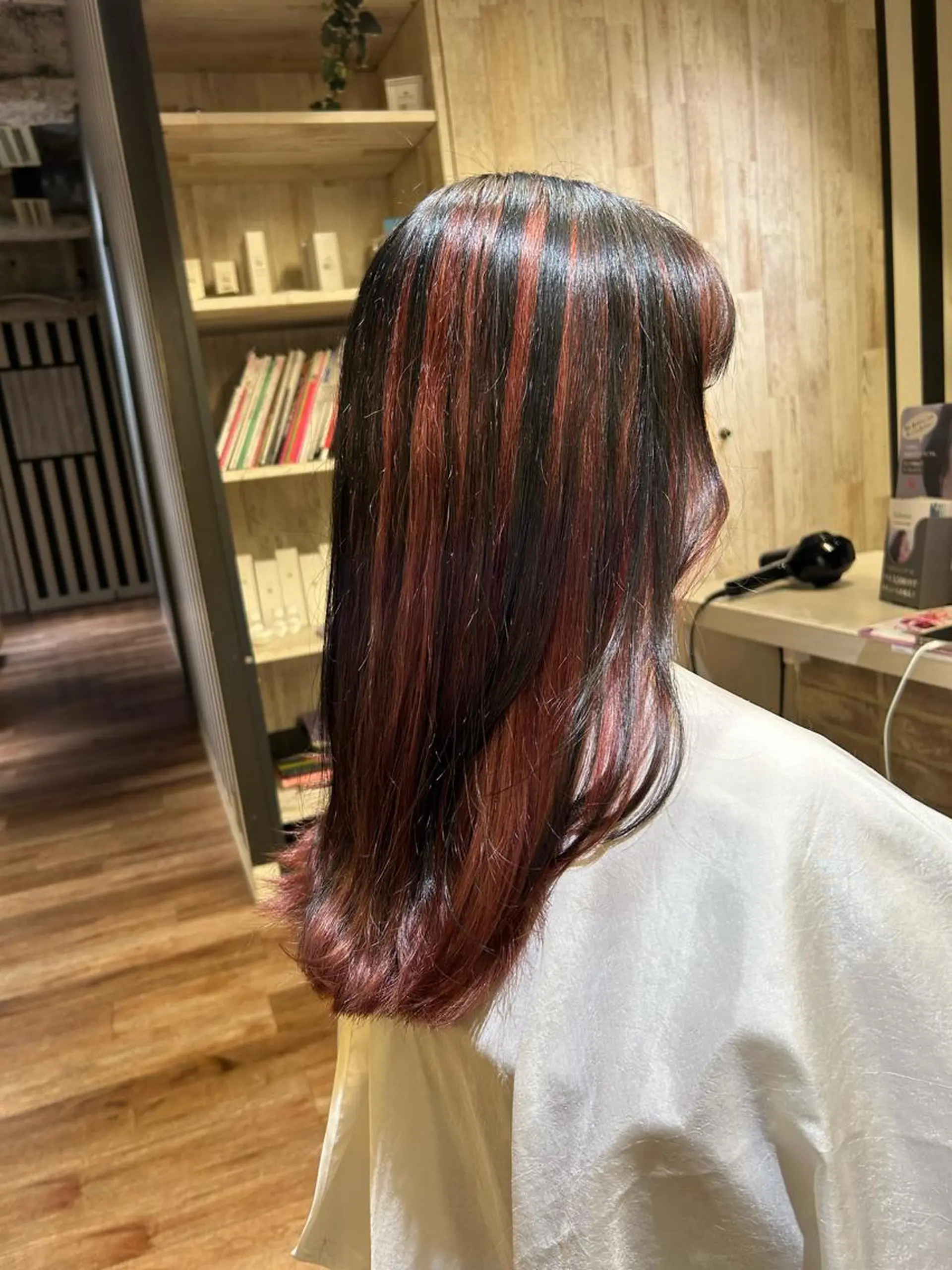 カラー 黒髪 カシス レッドカラー カット ヘアカラー トリートメント マエダ マサシのヘアスタイル