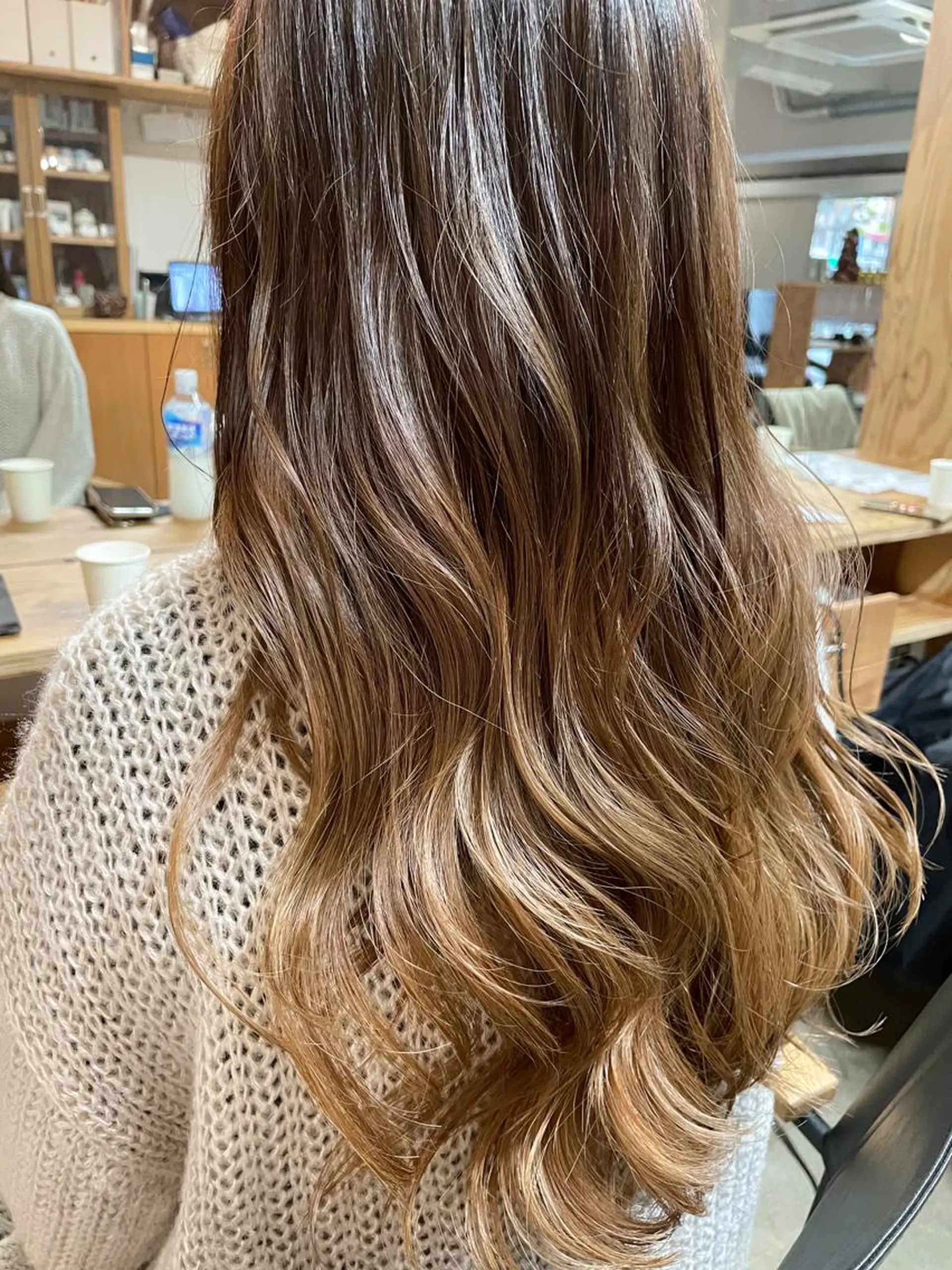 ロング カラー パーマ ヘアアレンジ マツエク・マツパ グラデーションカラー entality lit所属・暖色ボブ 🍊rikakoのヘアスタイル