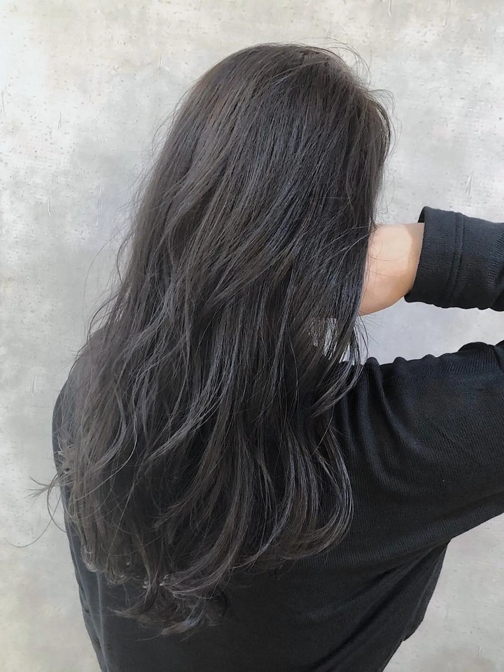 ロング カラー MOU namba ムウナンバのヘアスタイル