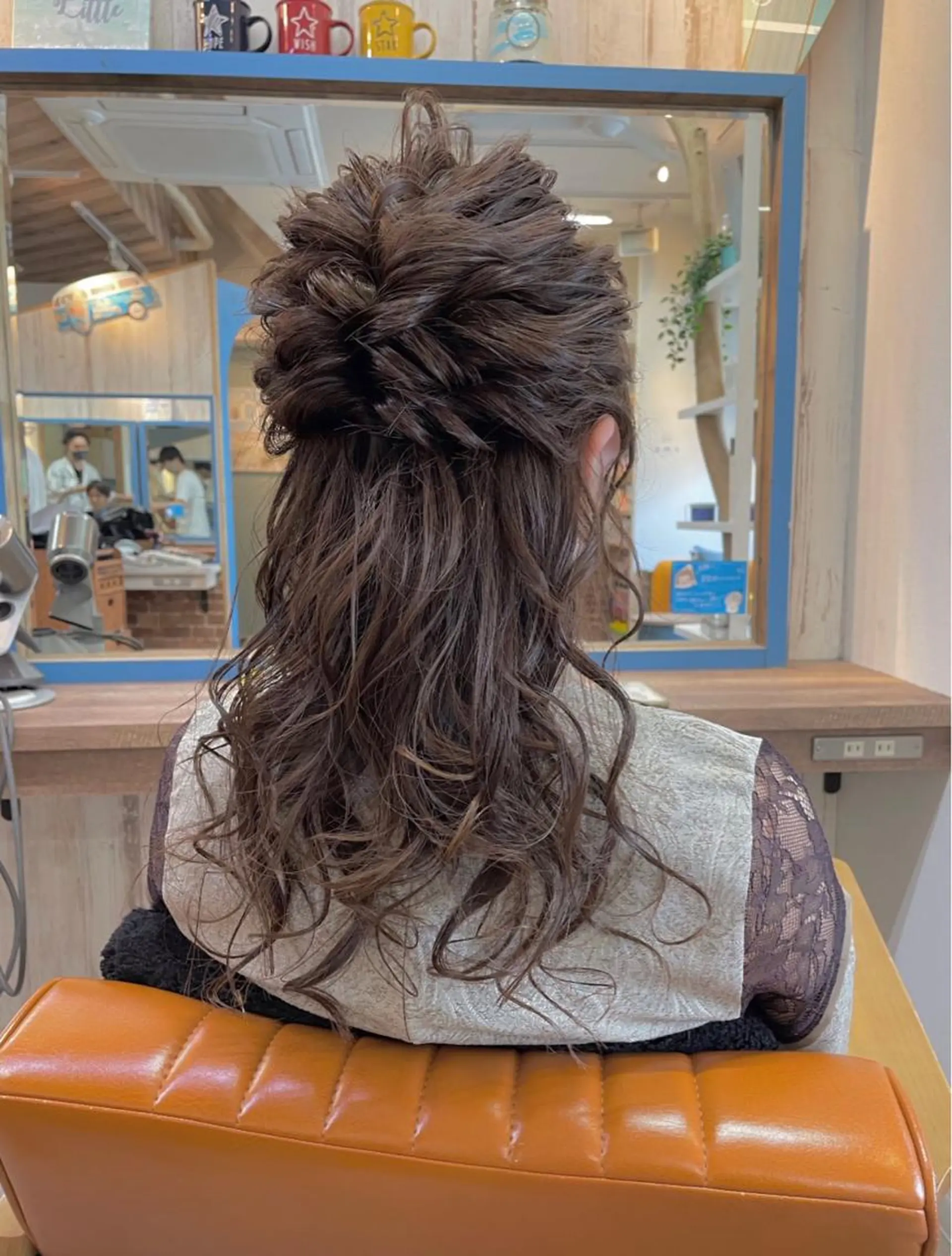 ミディアム ヘアアレンジ ハーフアップ ヘアセット カワシマ セイカのヘアスタイル