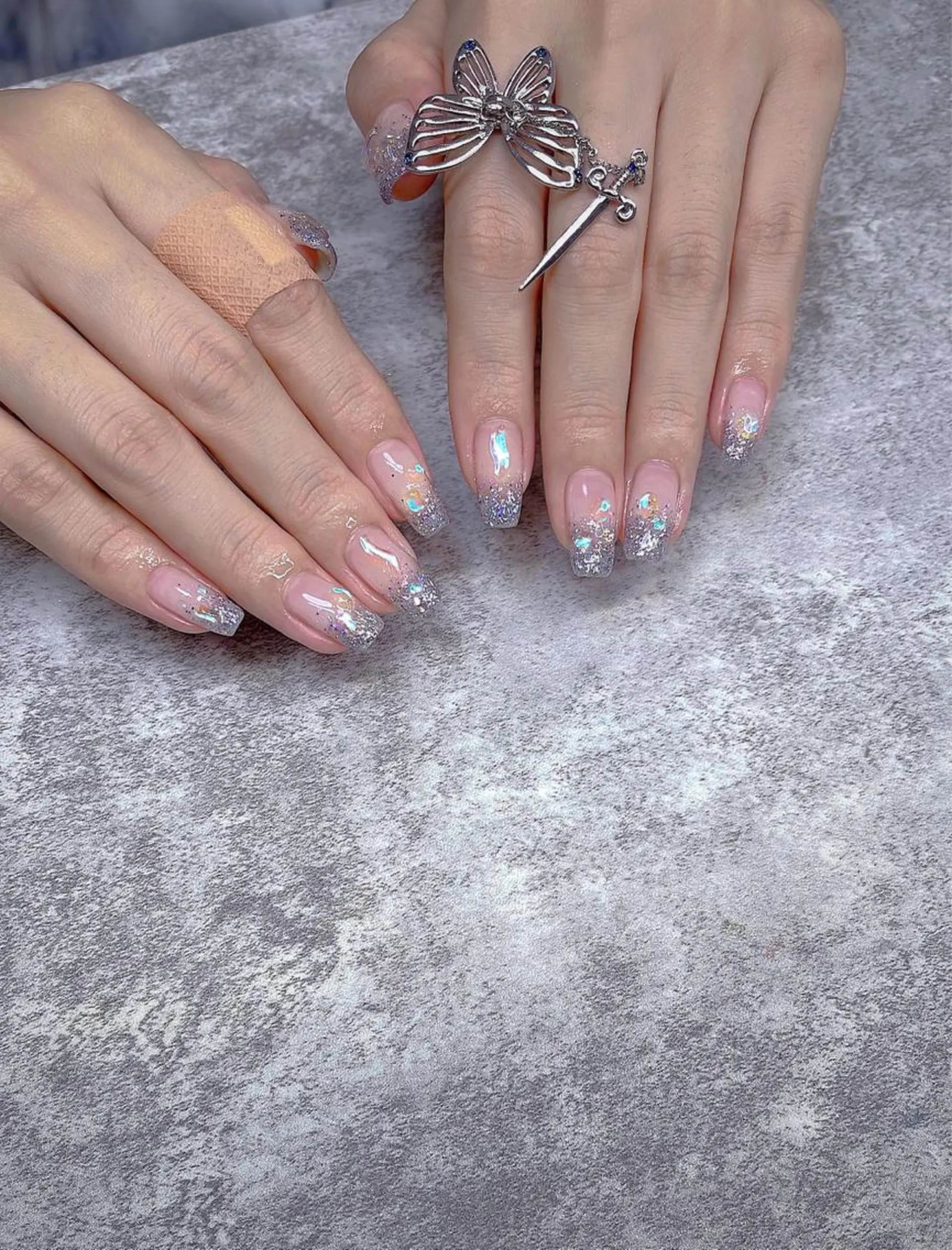 ミディアム めぐみのネイルサロン スタッフ練習のネイルデザイン