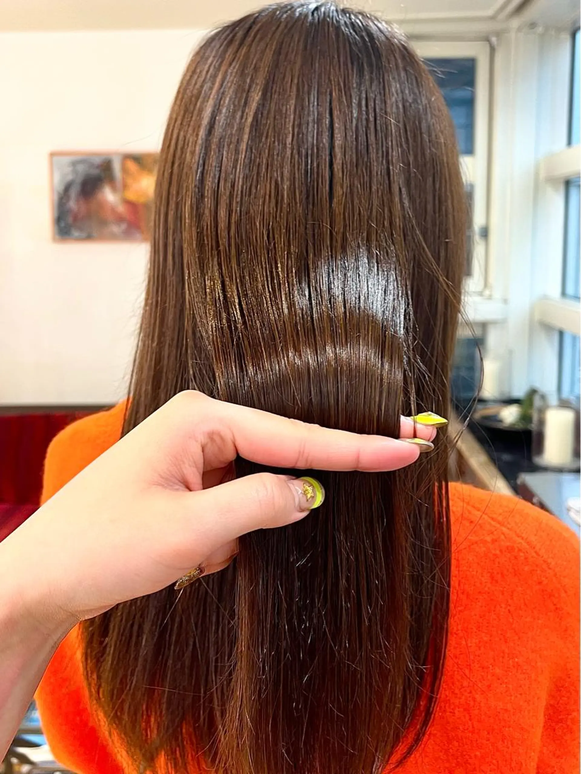 セミロング パーマ 鶴﨑 美優亜のヘアスタイル