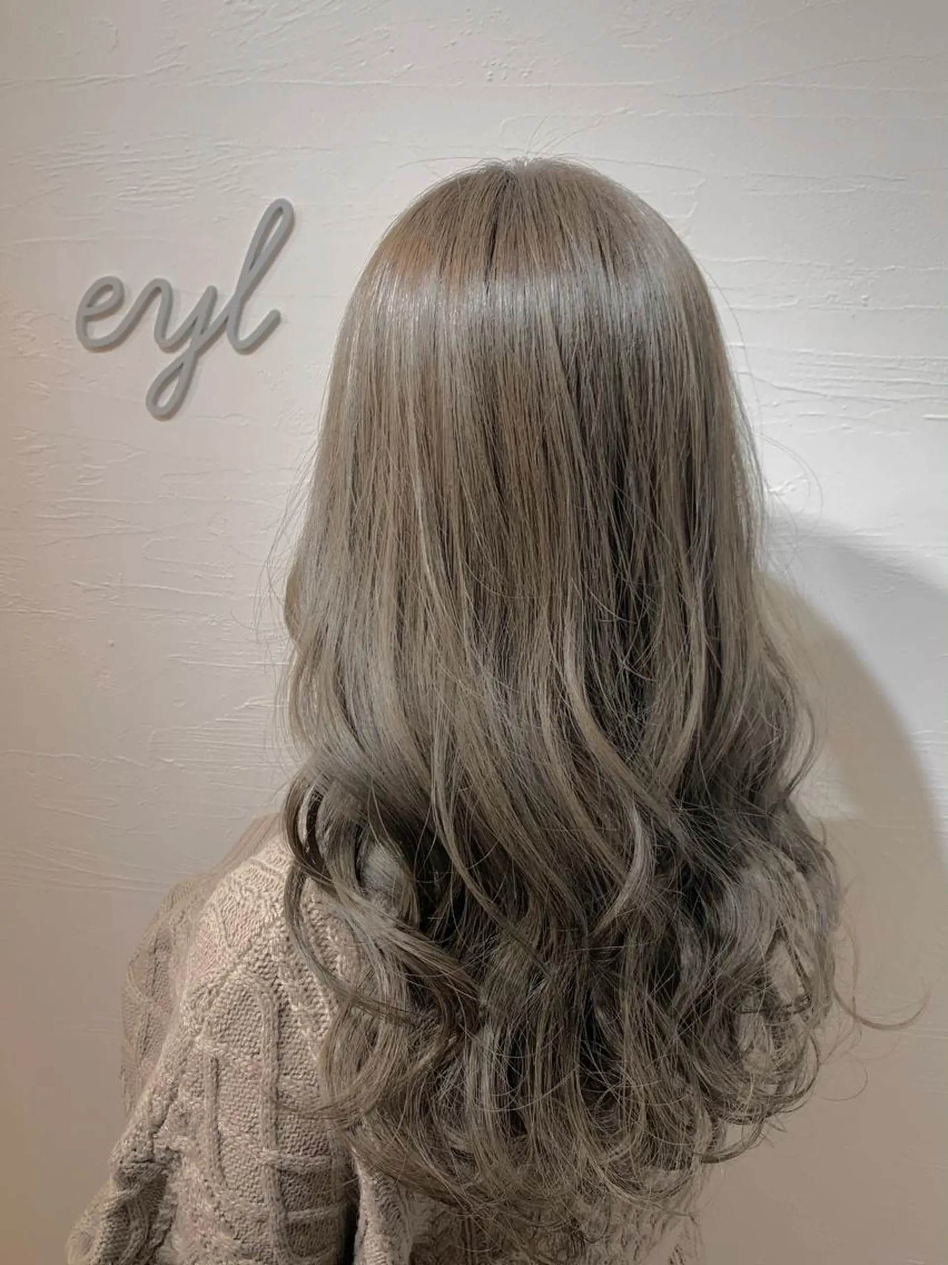 ロング カラー ブリーチ 透明感カラー ハイライトカラー ハイライト 💎赤み消しカラー 特化型デザイナー💎のヘアスタイル