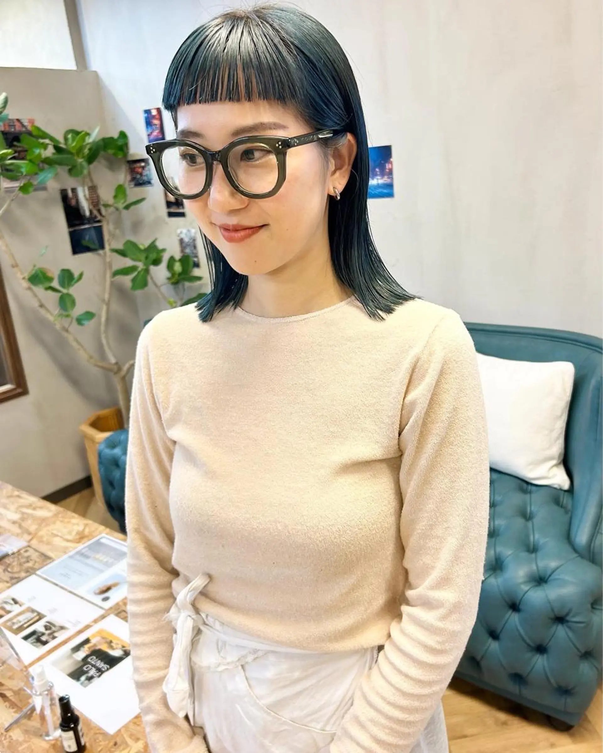 ミディアム カラー パーマ ヘアアレンジ オン眉 髪と音処　マトぺ所属・デザインカラー/ボブ ブリーチカラー/ユリのヘアスタイル