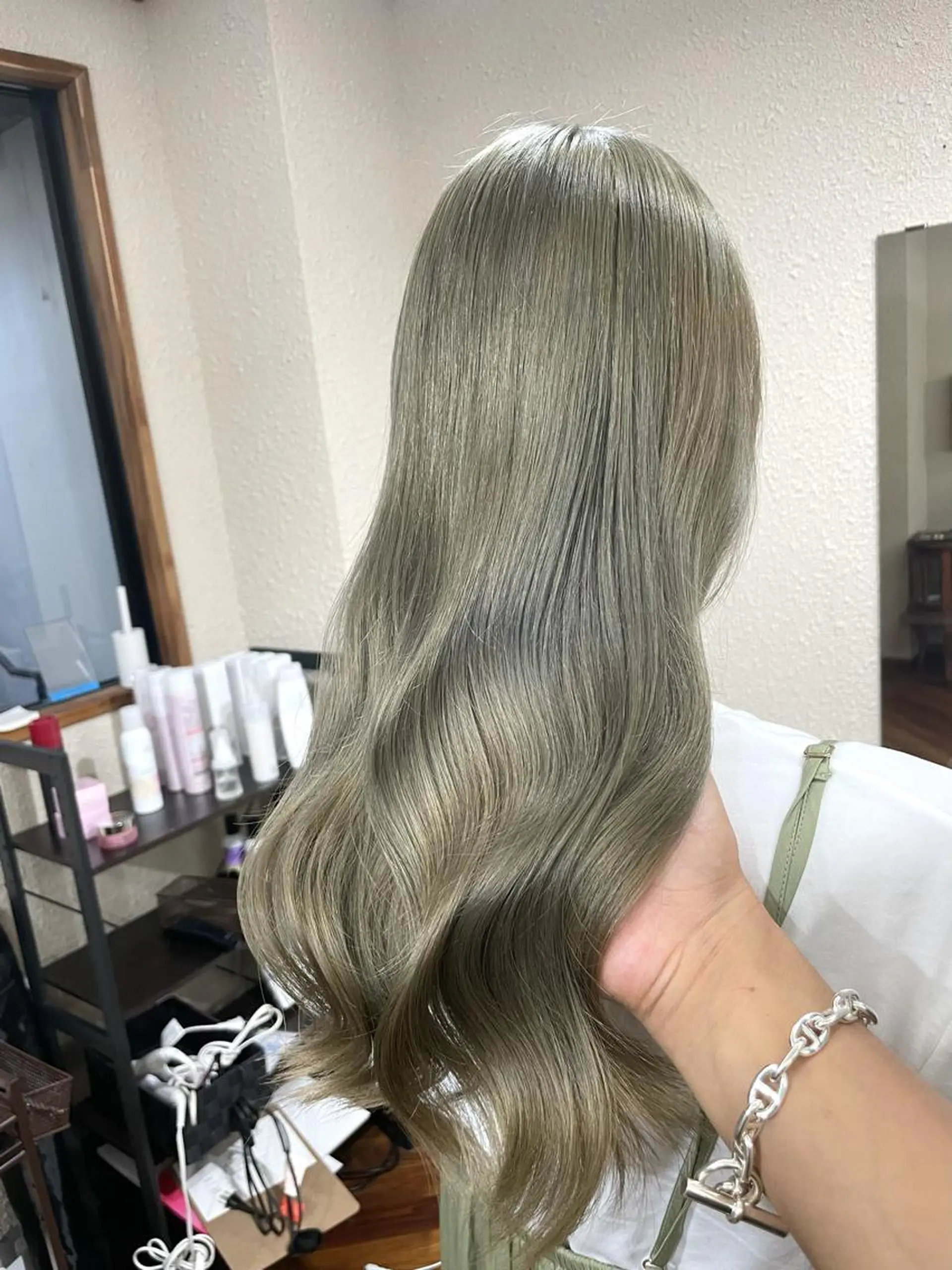 ロング waku 豊橋藤沢店のヘアスタイル