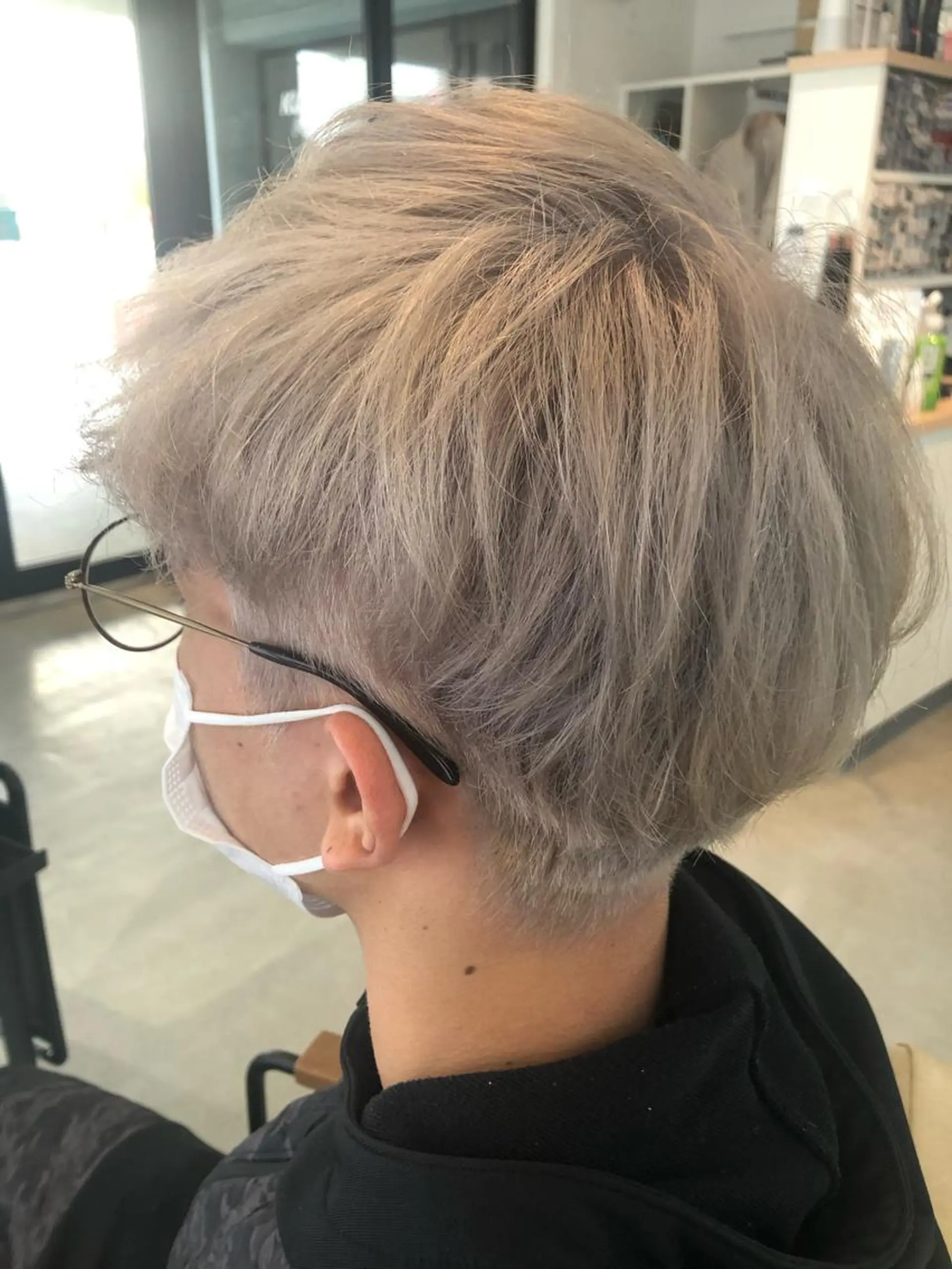 カラー メンズ メンズブリーチ ベージュカラー ブリーチ ホワイトベージュ 林 梓のヘアスタイル