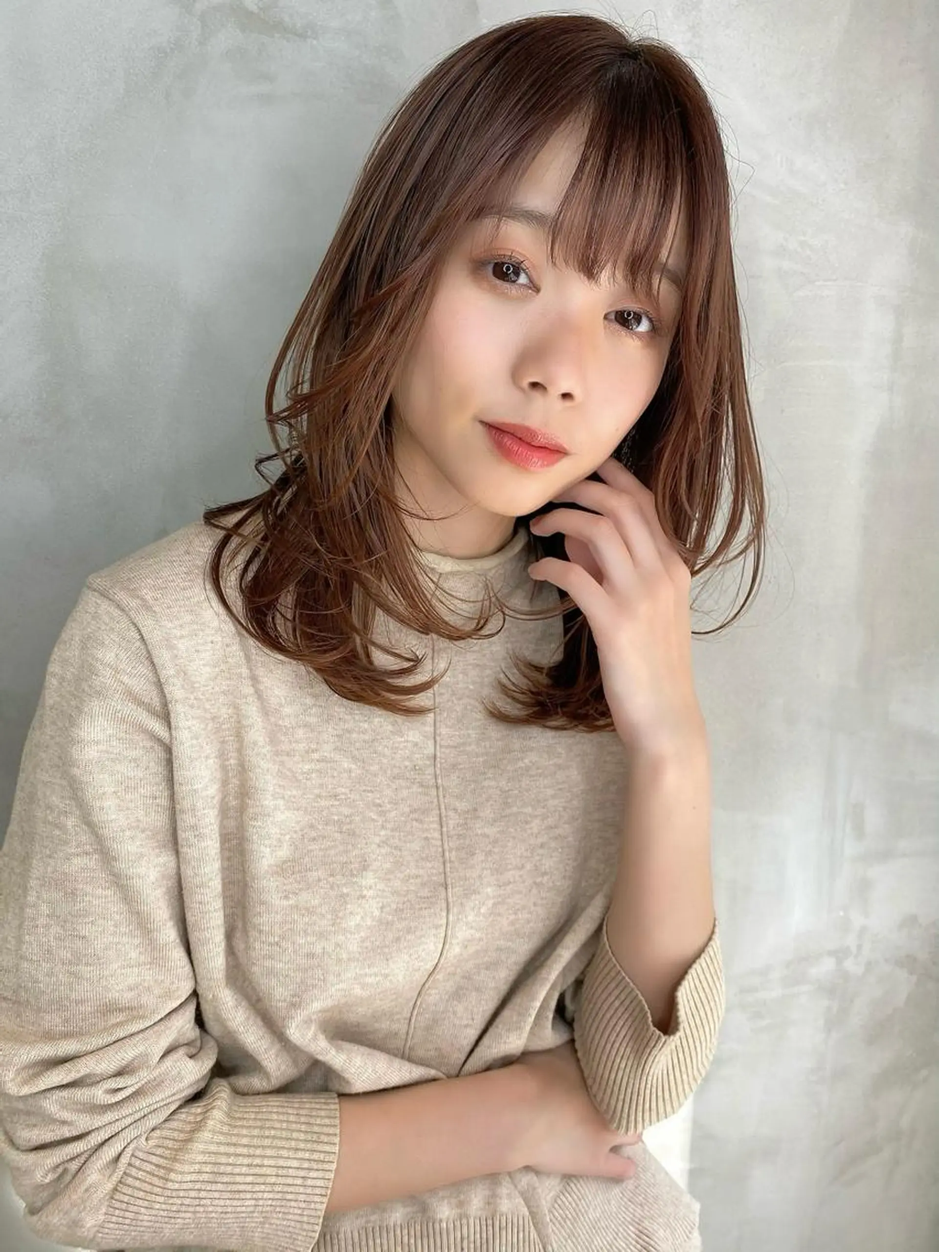 ミディアム レイヤーカット カット ヘアカラー トリートメント 韓国レイヤーカット 🧸ベージュカラーのヘアスタイル