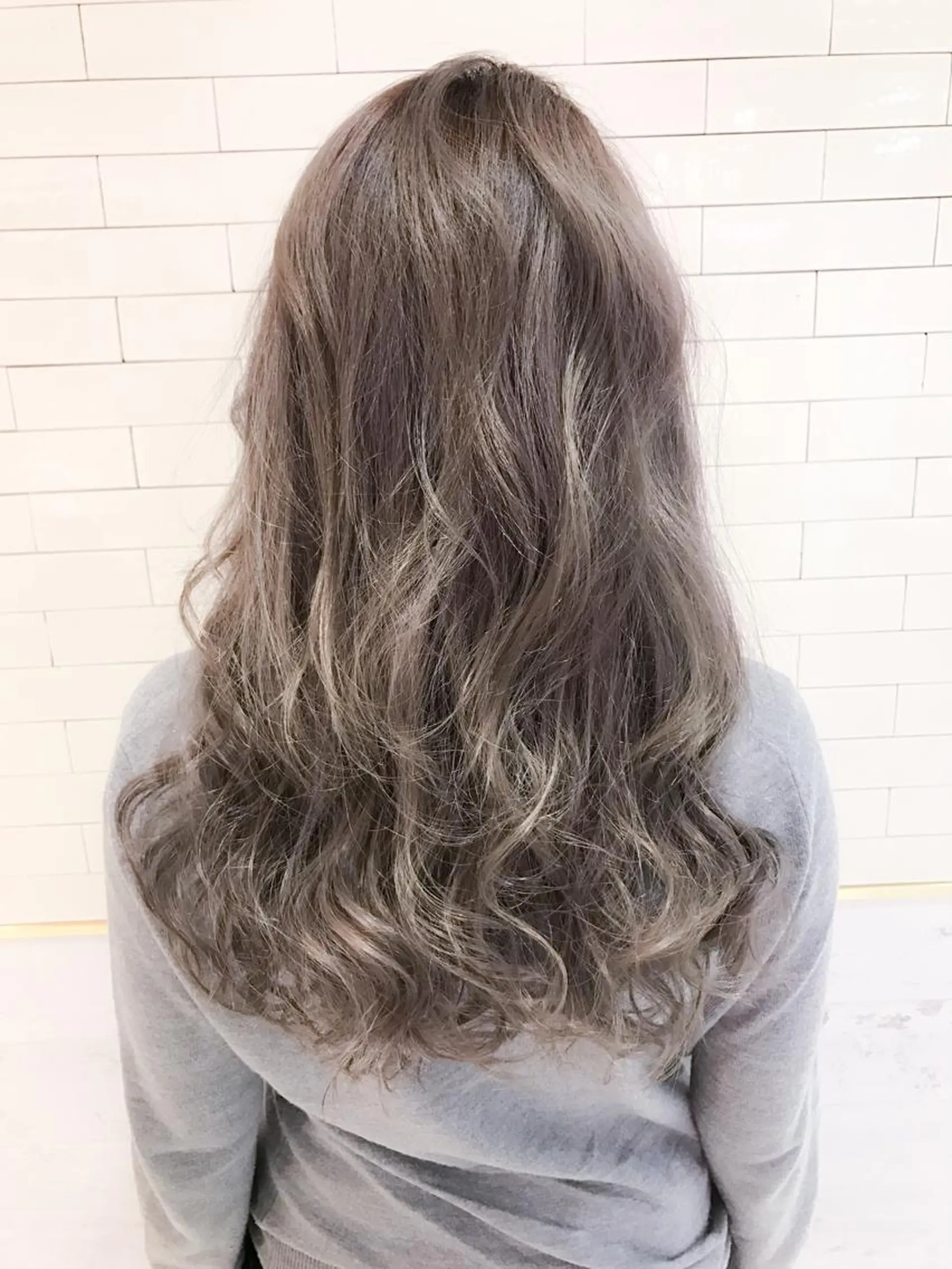 ロング カラー ベージュカラー 透明感カラー ホワイトベージュ 外国人風カラー 🧡ショートの達人 🧡SHOのヘアスタイル