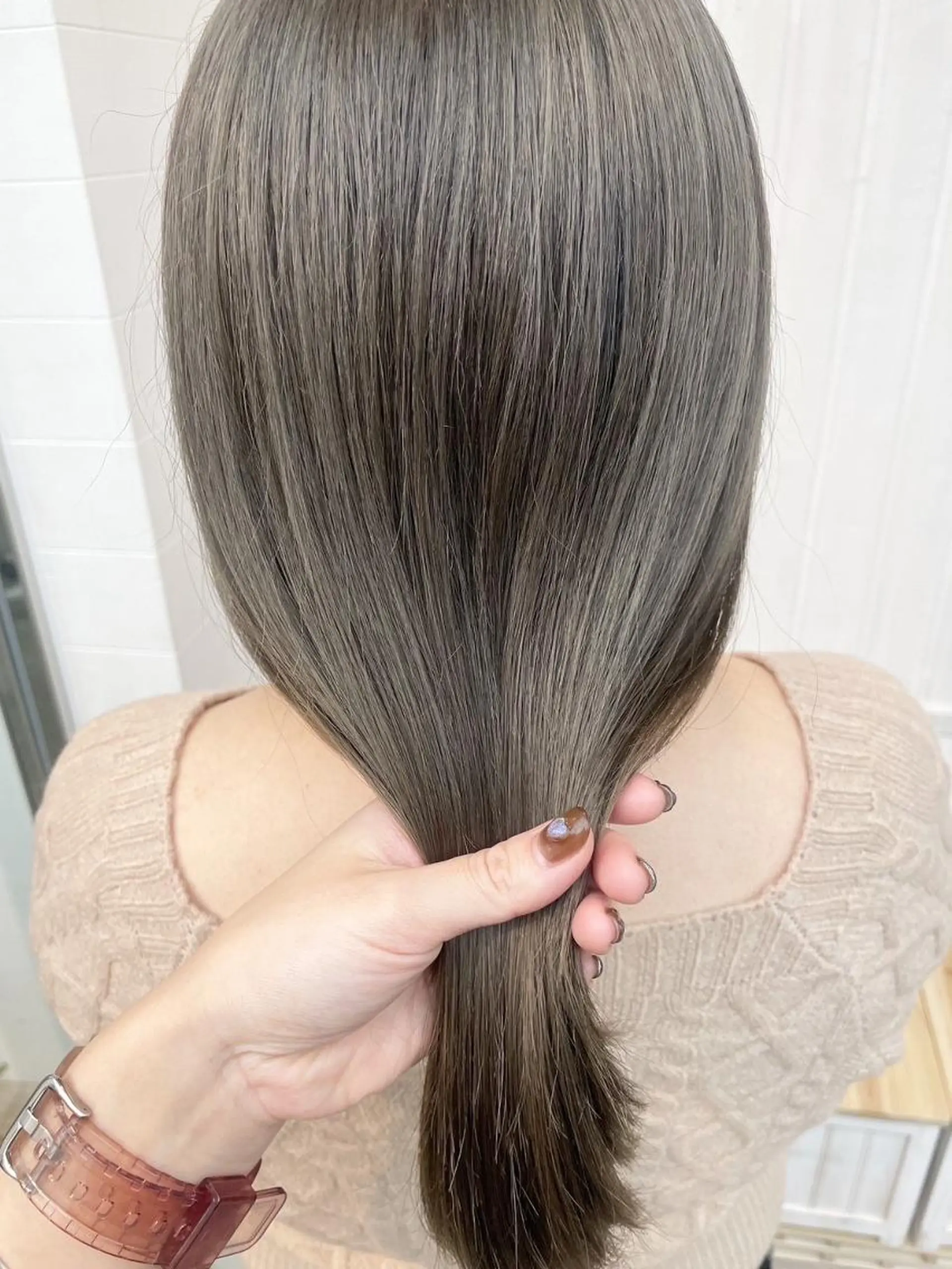 セミロング カラー パーマ ヘアアレンジ アディクシーカラー アッシュ バレイヤージュ ベージュカラー ブリーチ newi grande 横浜店のヘアスタイル