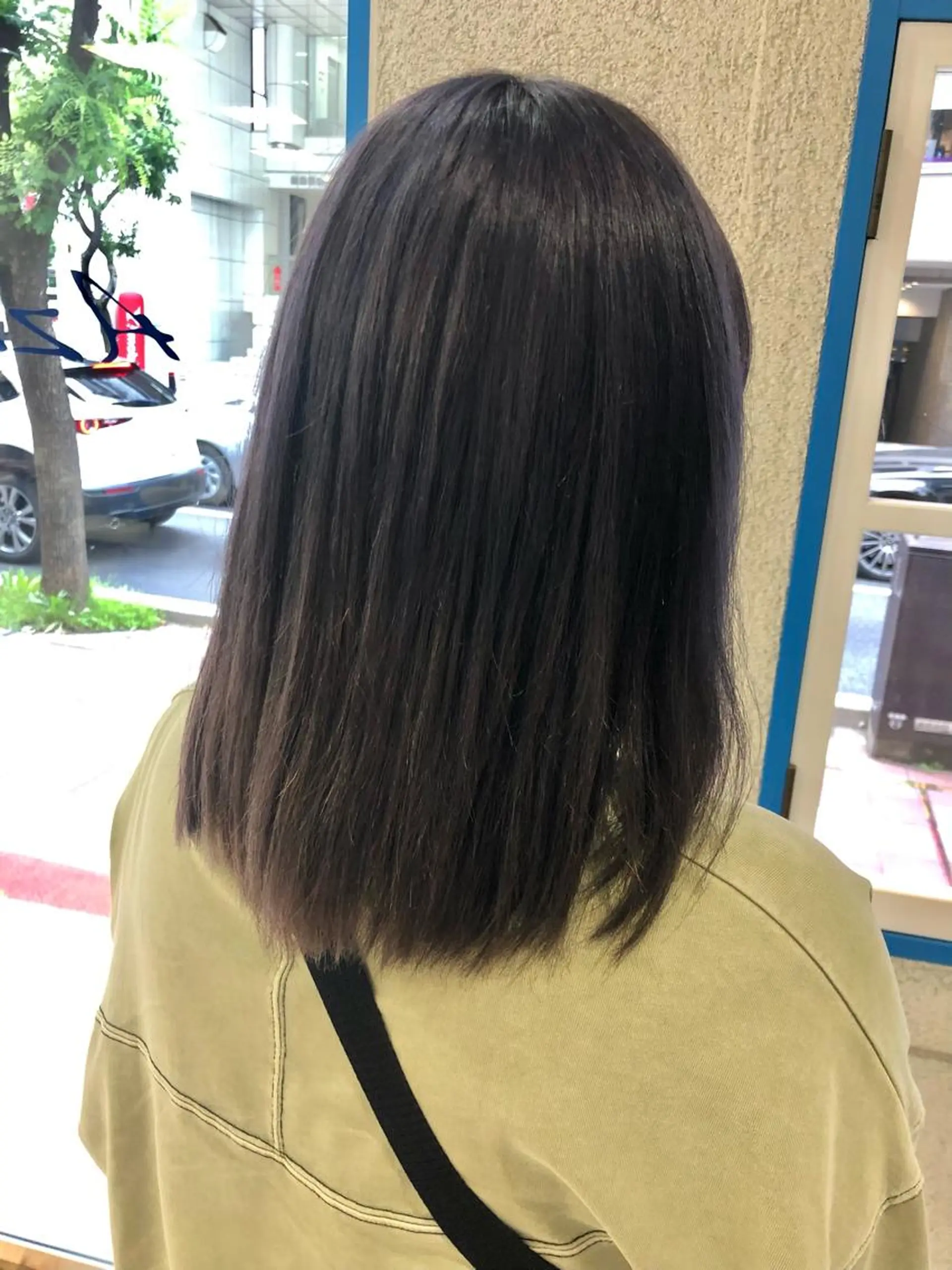 セミロング カラー ラベンダーカラー ラベンダーグレー ヘアカラー 阿部 美咲のヘアスタイル