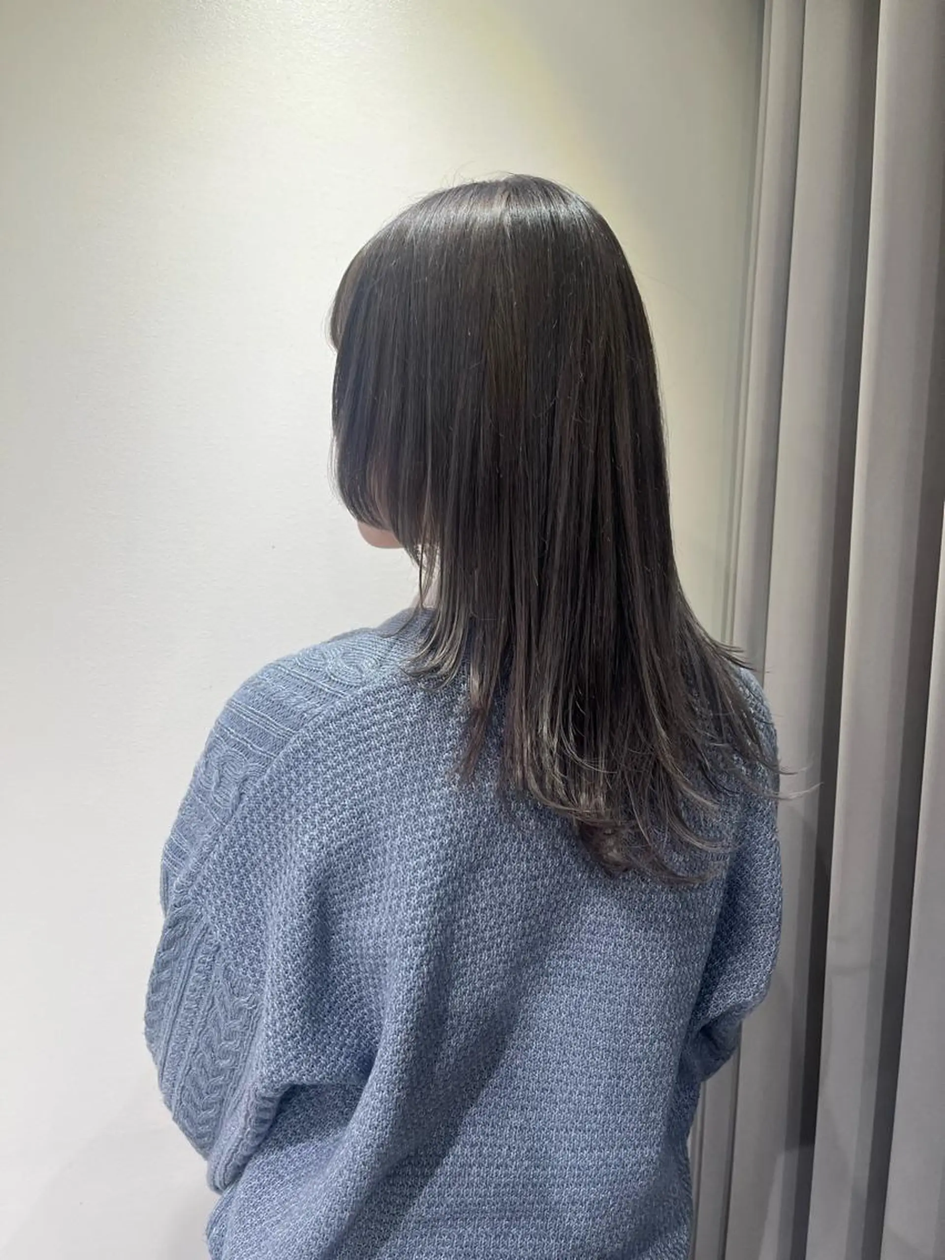 セミロング カラー ウルフカット ヘアカラー 🦋美髪／エクステ 🦋アベイクミのヘアスタイル