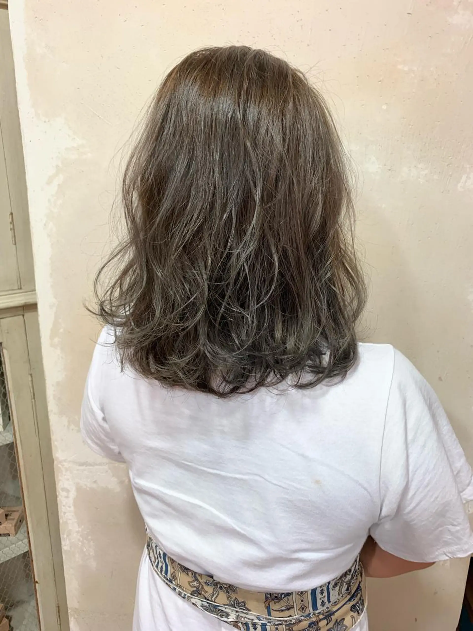 ミディアム カラー アッシュ アッシュグレー 森 早希絵のヘアスタイル