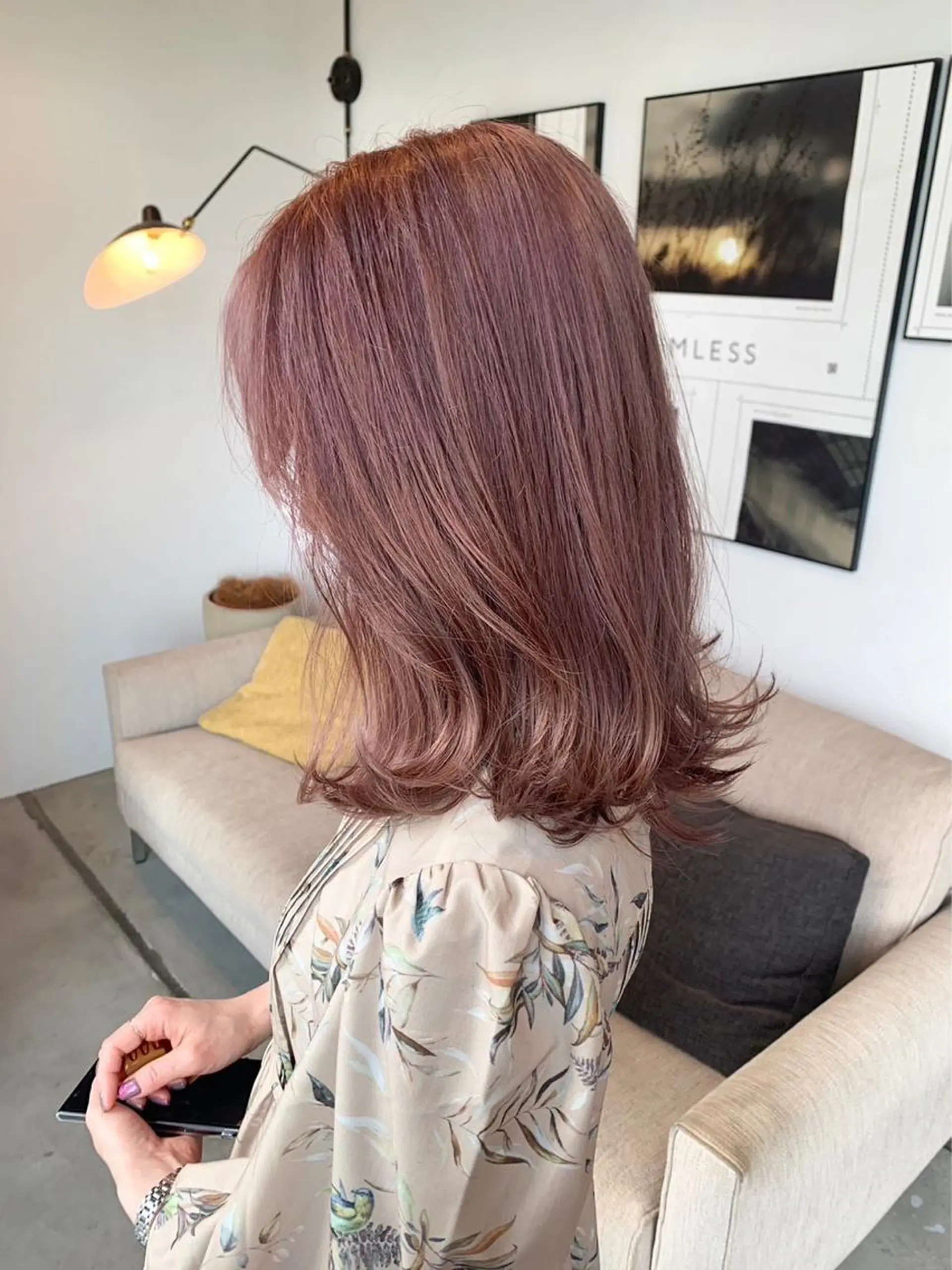 セミロング シャドウパーマ/ツイ スト/近藤百華🎀のヘアスタイル