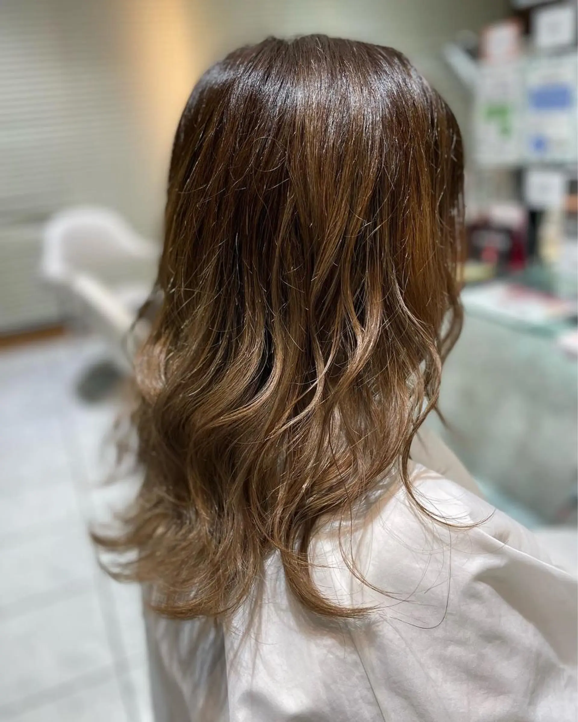 ロング カラー グラデーションカラー グレージュ AGU 三条店 林　雄のヘアスタイル