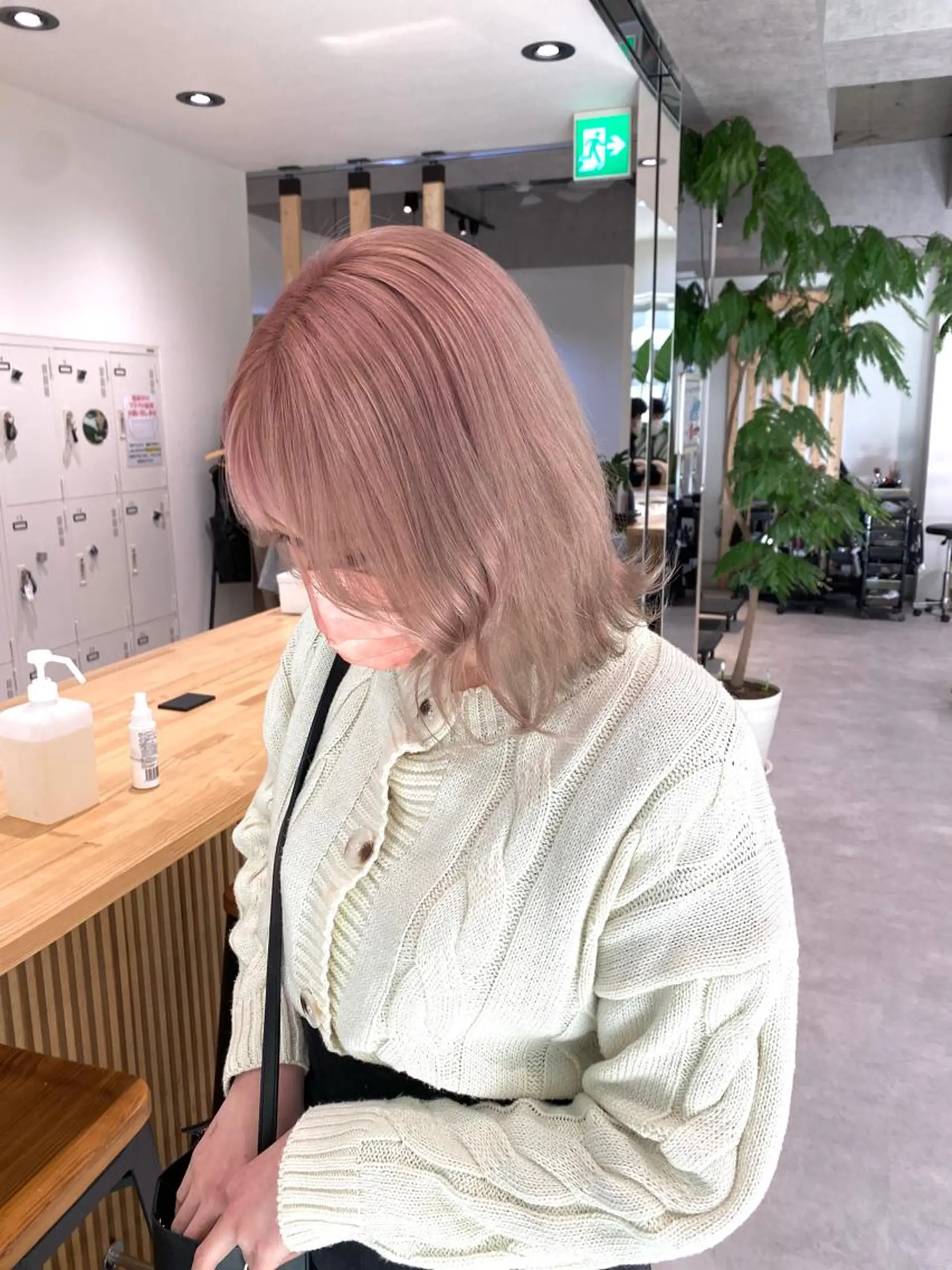 セミロング カラー ピンクカラー 町田縮毛矯正/ 髪質改善/美髪特化のヘアスタイル