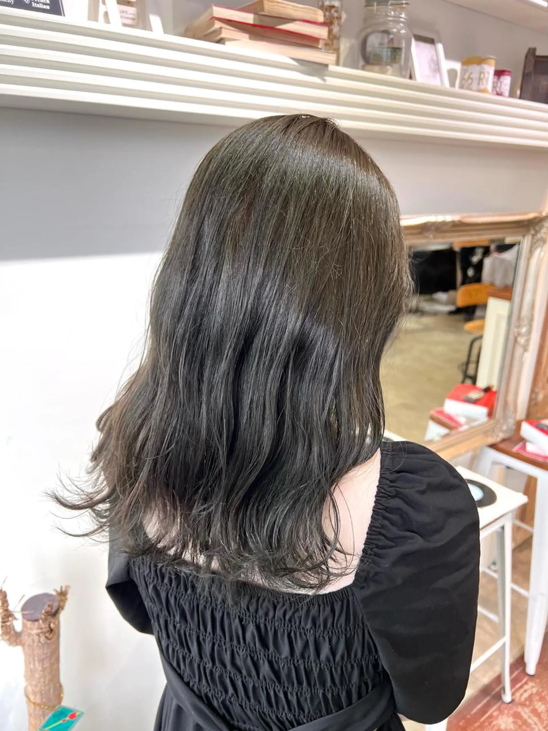 セミロング カラー ヘアアレンジ グレージュ オリーブグレージュ オリーブグレー カット ヘアカラー トリートメント ヘッドスパ ヘアセット 大宮/山口 竣也のヘアスタイル