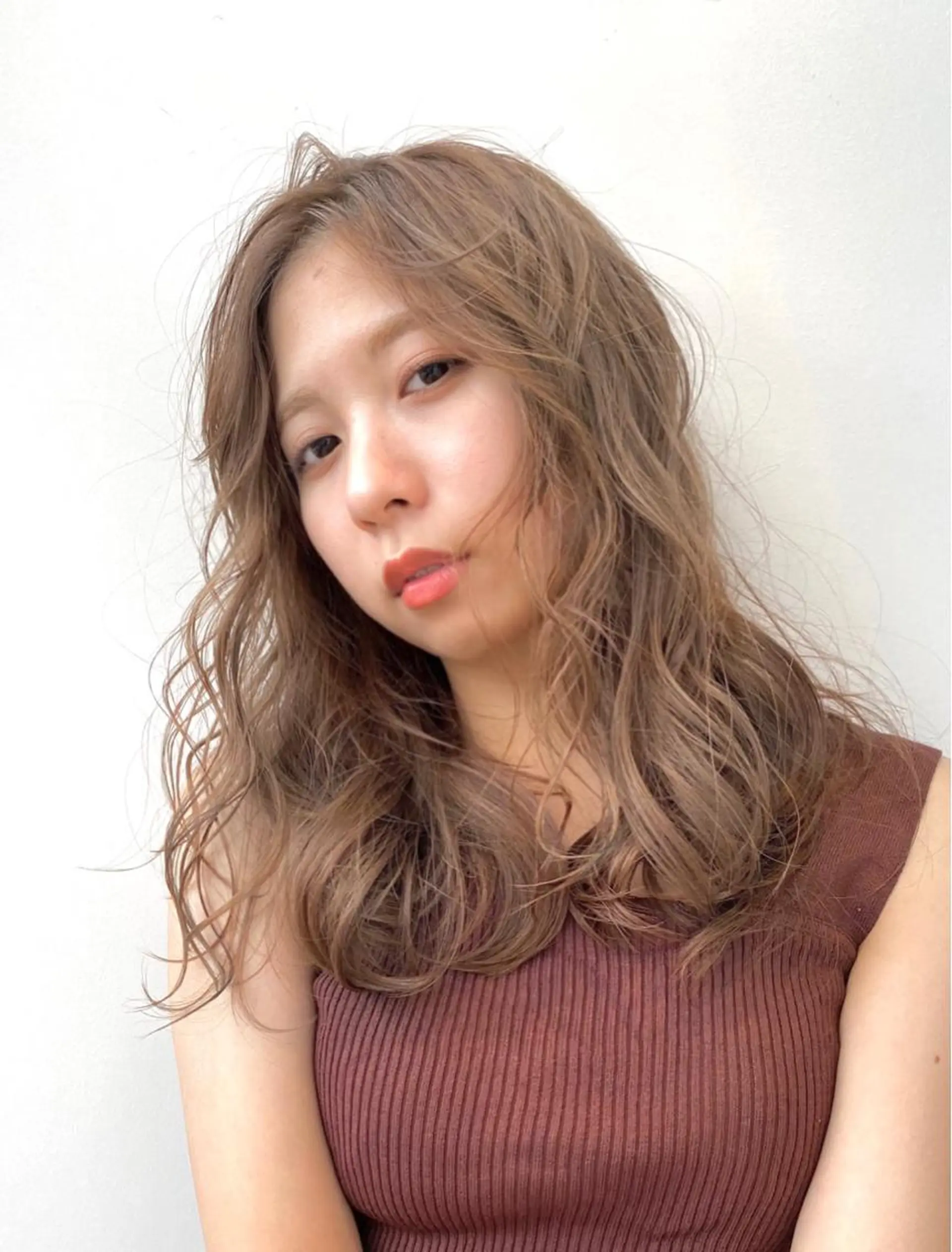 ミディアム カラー 艶ハイトーンブリーチ 🌈小林侑雅のヘアスタイル