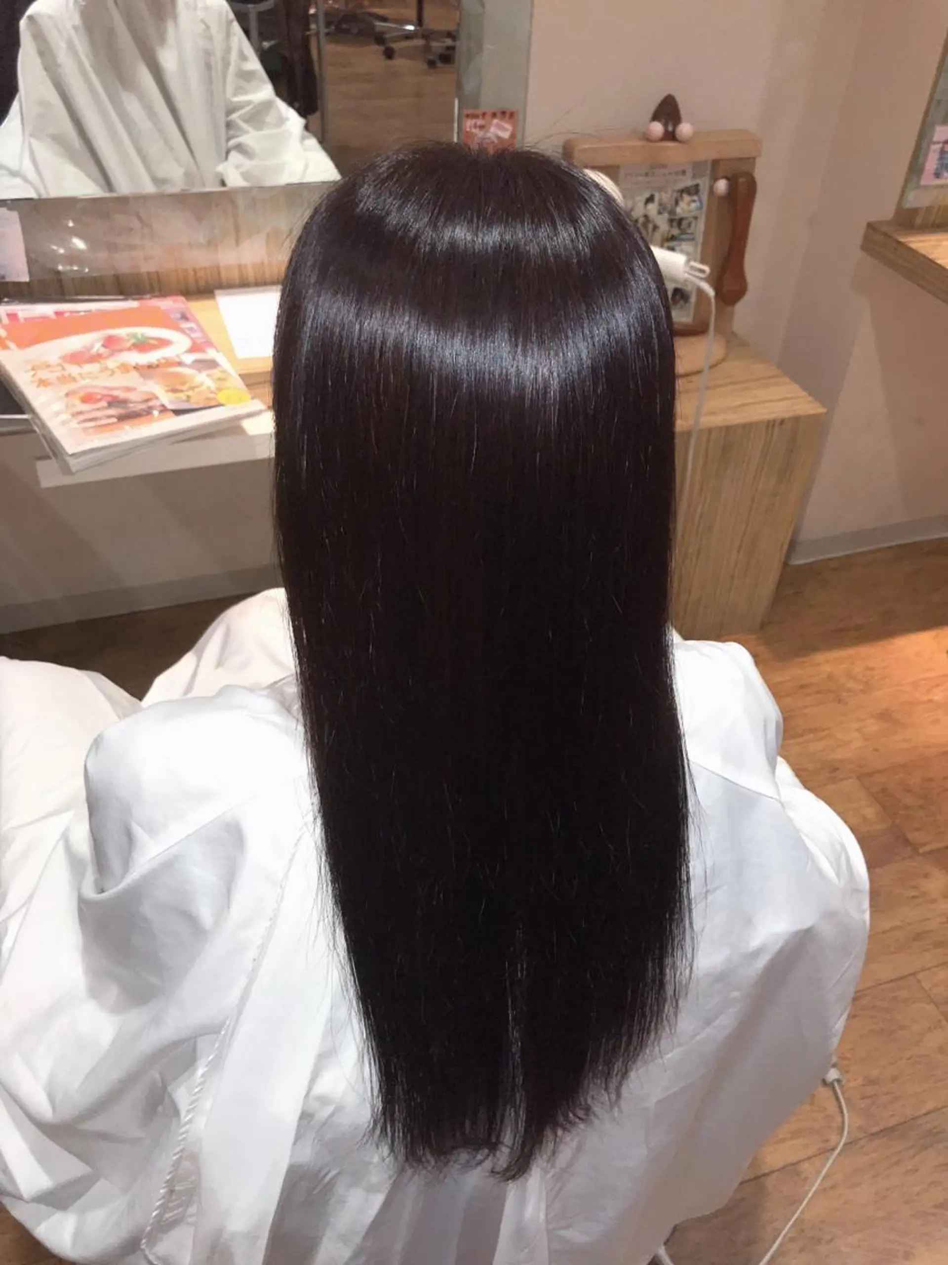 ロング パーマ 縮毛矯正 ストレートパーマ 西尾 優希のヘアスタイル