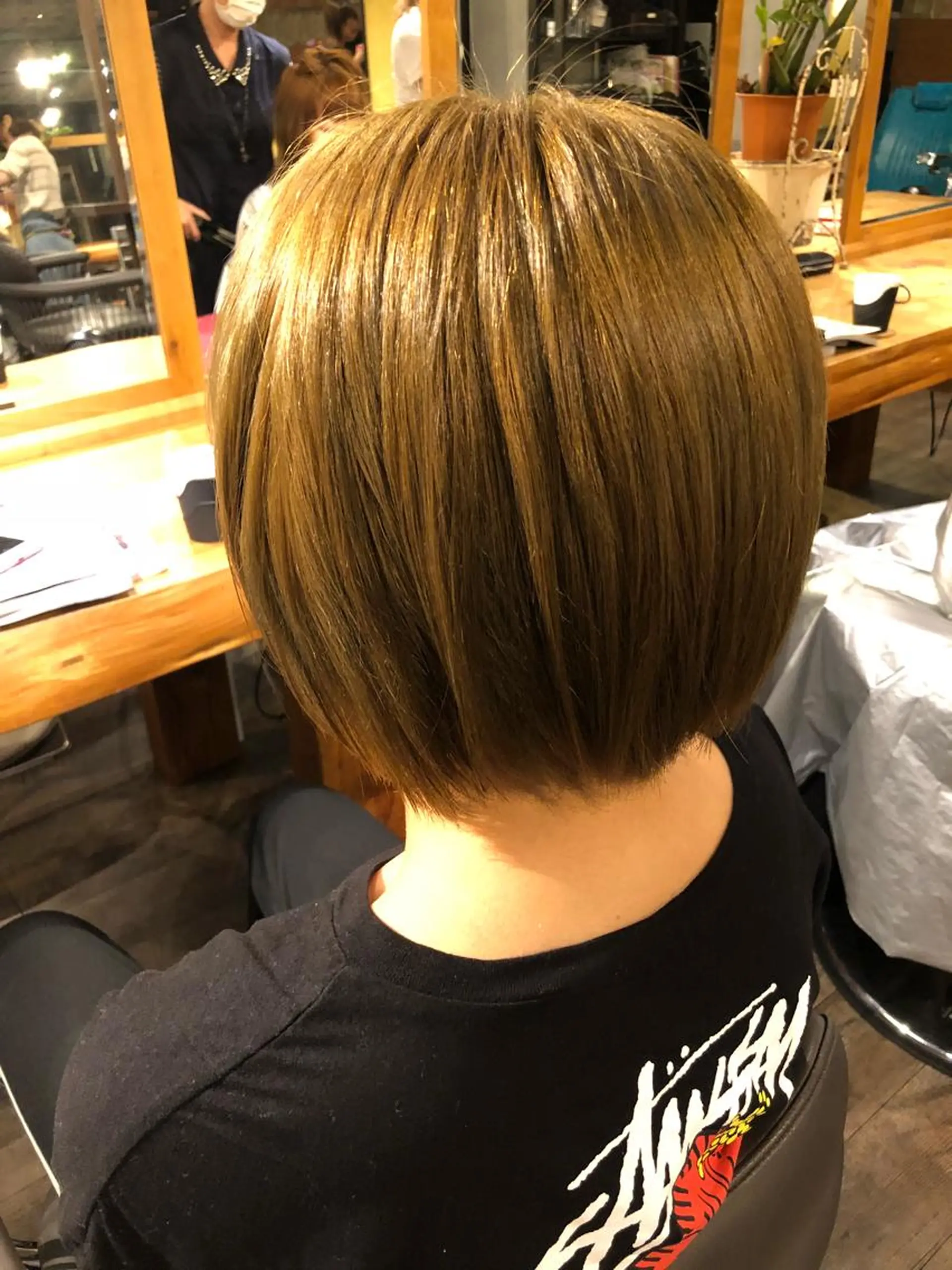 ショート カラー ベージュカラー ブリーチ カット ヘアカラー トリートメント 関谷 慎吾のヘアスタイル