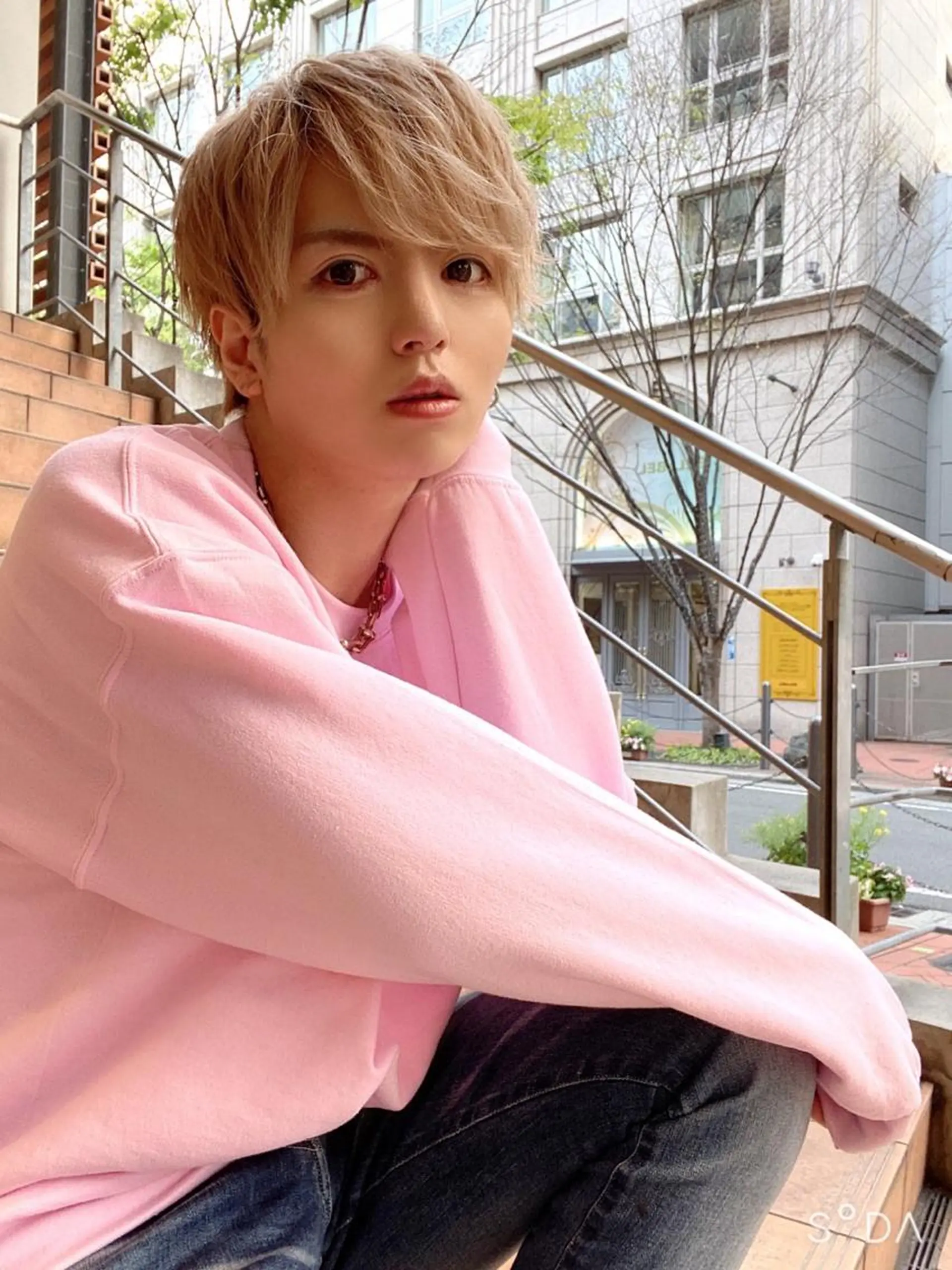 ショート カラー メンズ ベージュカラー ミルクティーベージュ レイヤーカット 艶髪/西尾 幸樹のヘアスタイル