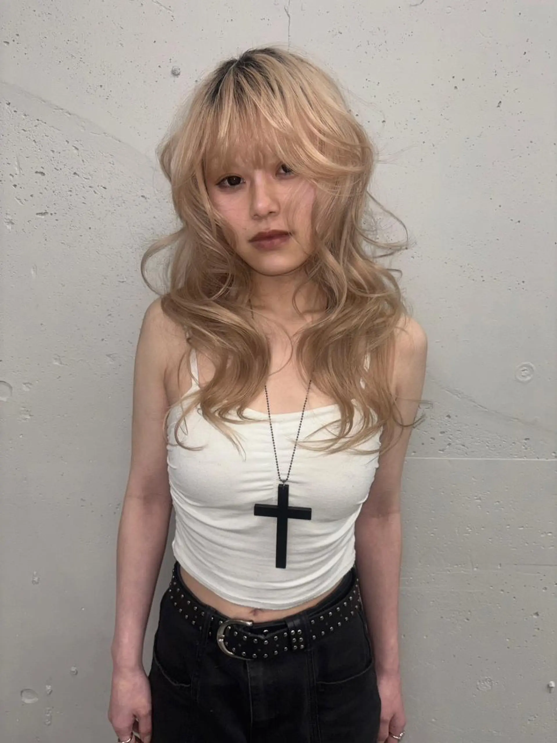 カラー ロング ブリーチ ブロンド ケアブリーチ ハイトーンカラー ハイトーン😺艶 ✨ブリーチ✨透明感のヘアスタイル
