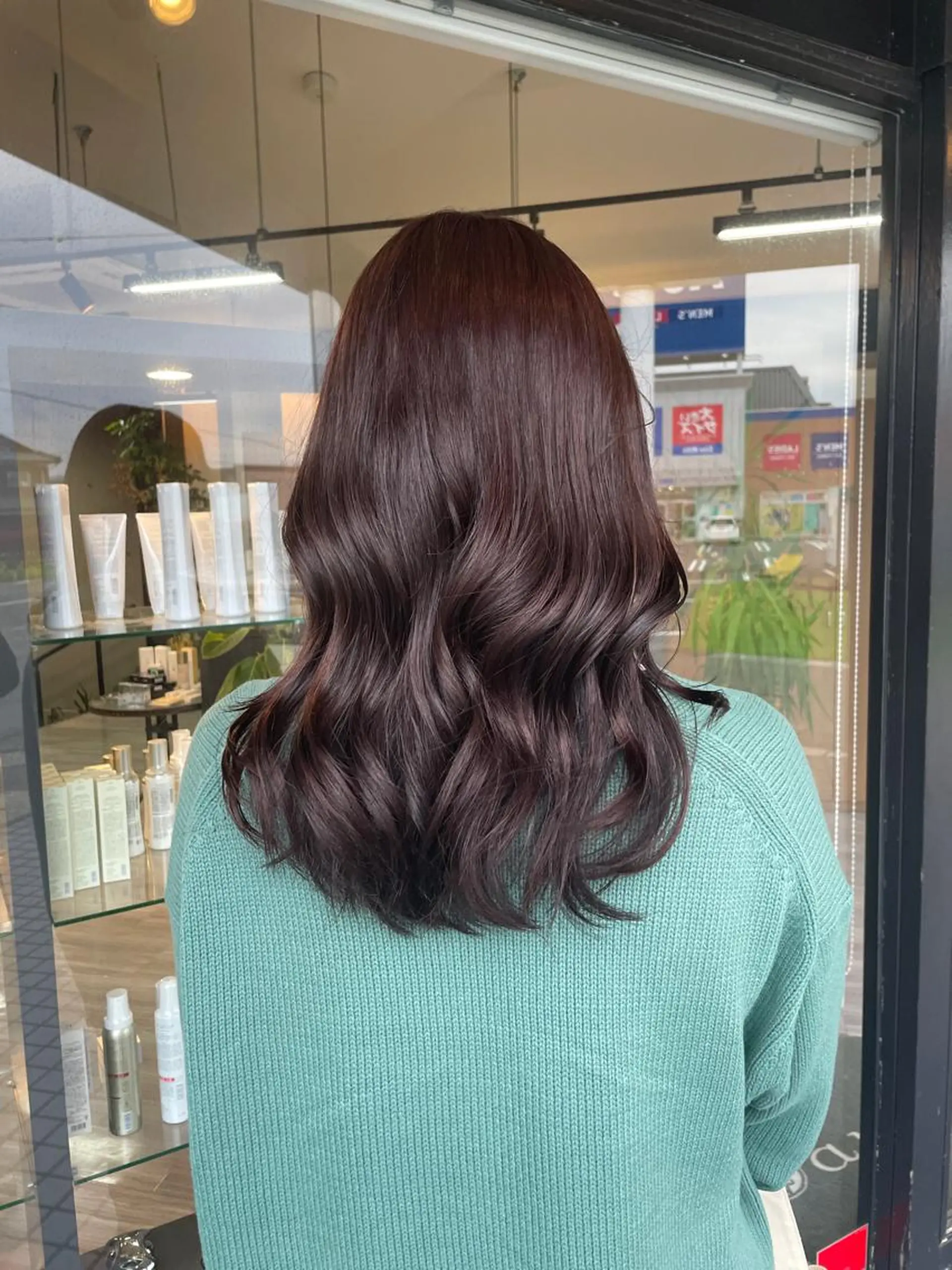 セミロング カラー ブラウンカラー マキノ キョウカのヘアスタイル