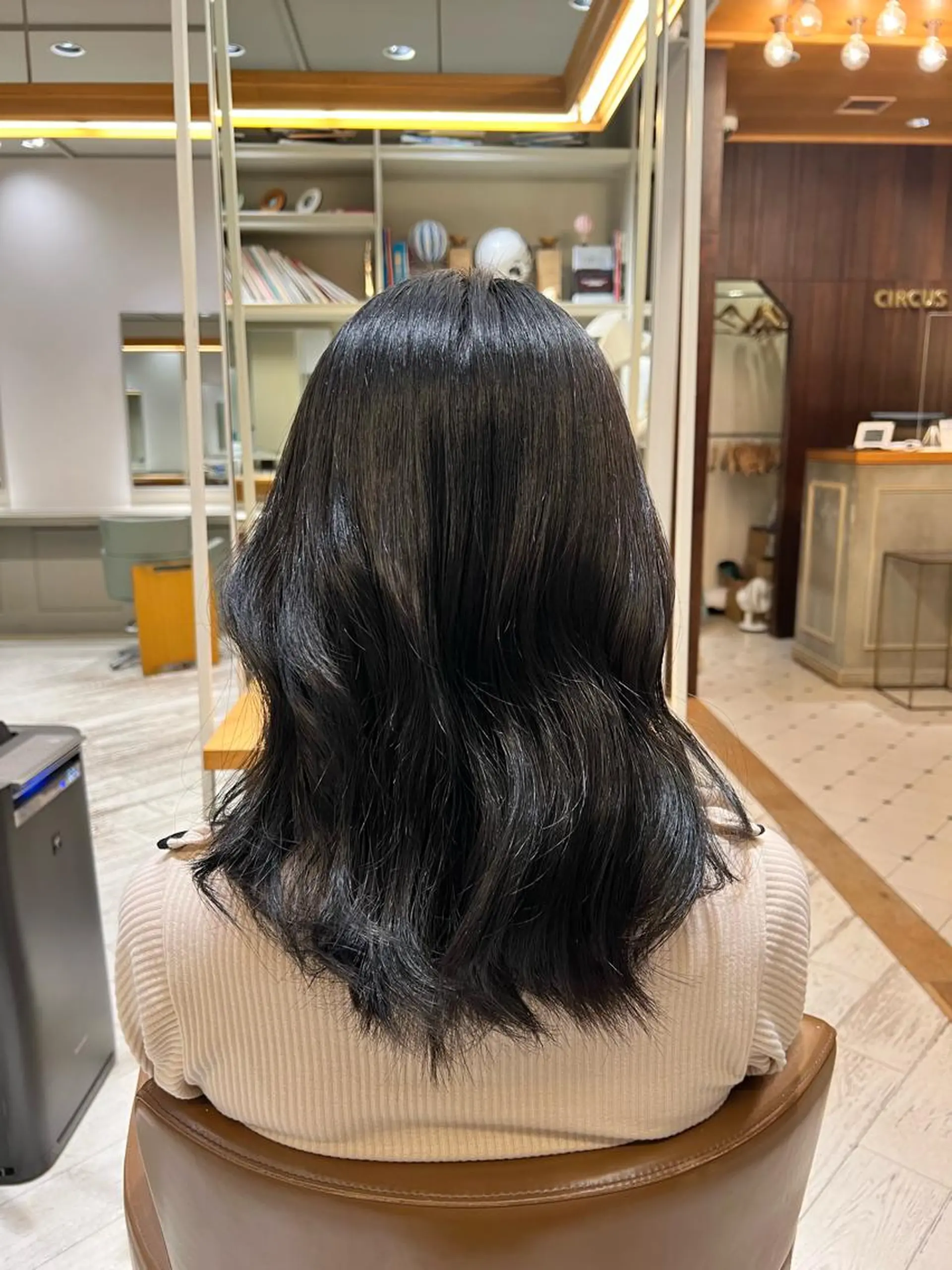 ミディアム カラー 似合わせカット /宮本セナのヘアスタイル