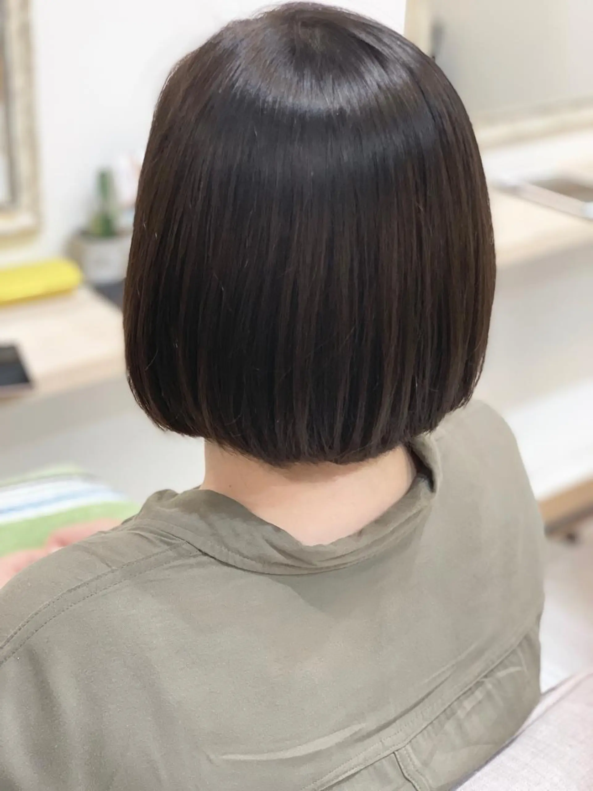 ショート カラー シルバー ボブ 山本 悟志のヘアスタイル