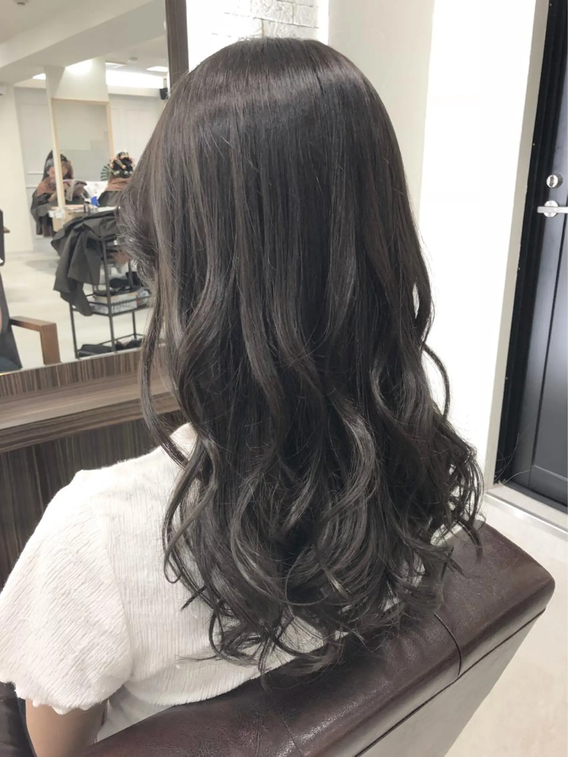 セミロング カラー Zina 難波所属・YUDA 湯田のヘアスタイル