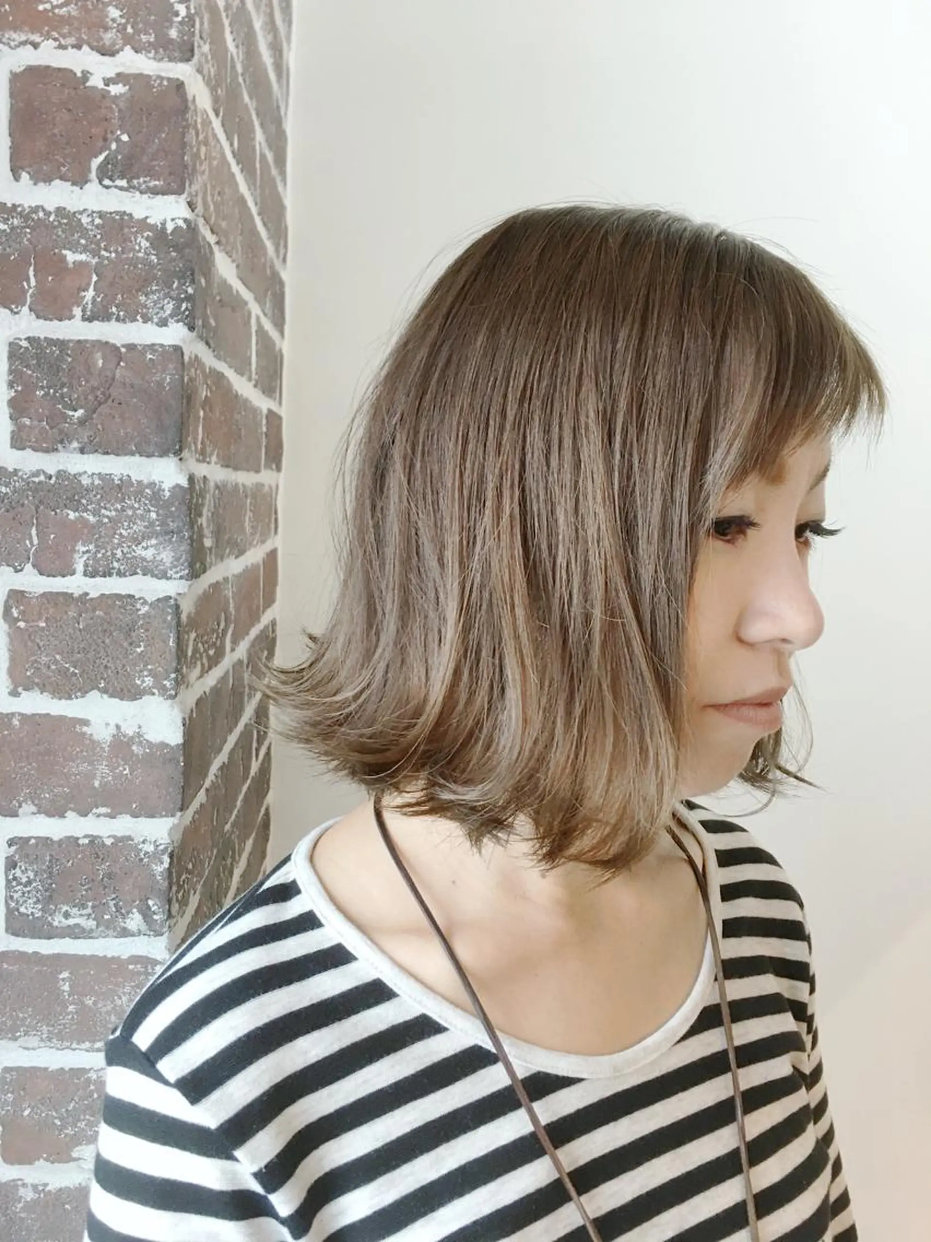 ミディアム カラー ベージュカラー 透明感カラー グレージュ ハイライトカラー ハイライト カット 江藤 星史のヘアスタイル