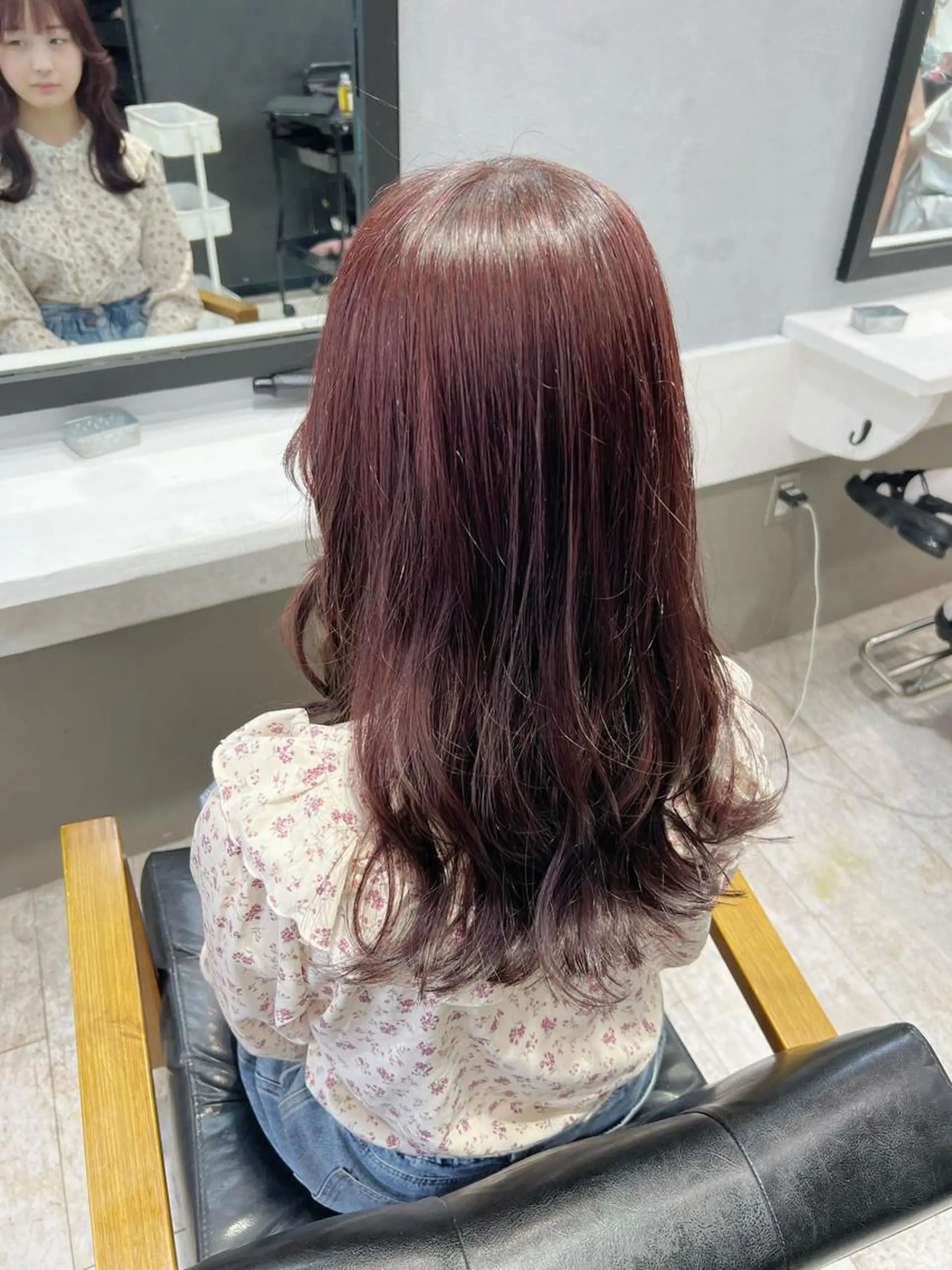 ロング ヘアカラー maya レイヤーカットのヘアスタイル