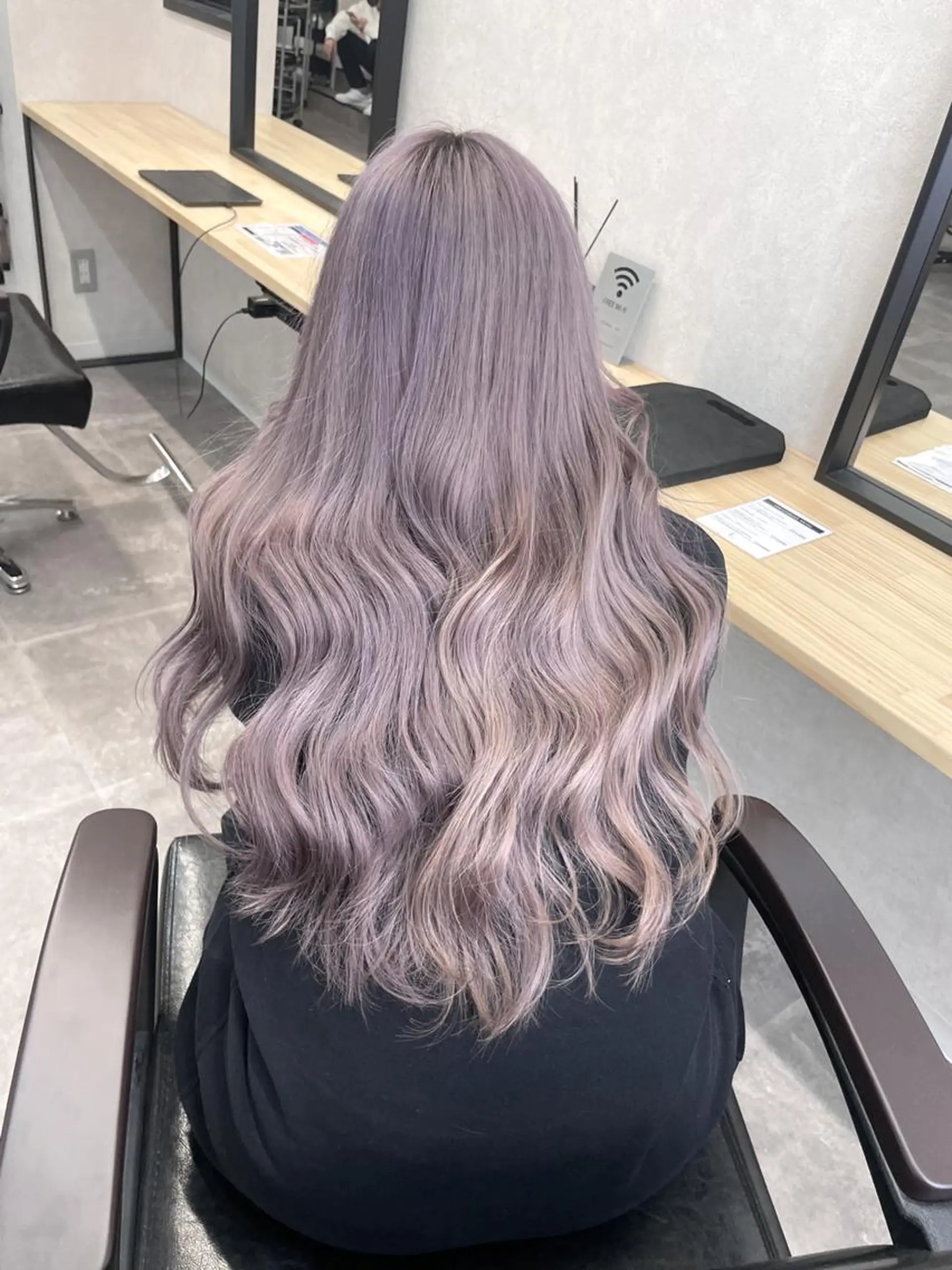 ロング ヘアアレンジ カラー ハイトーン カラーのヘアスタイル