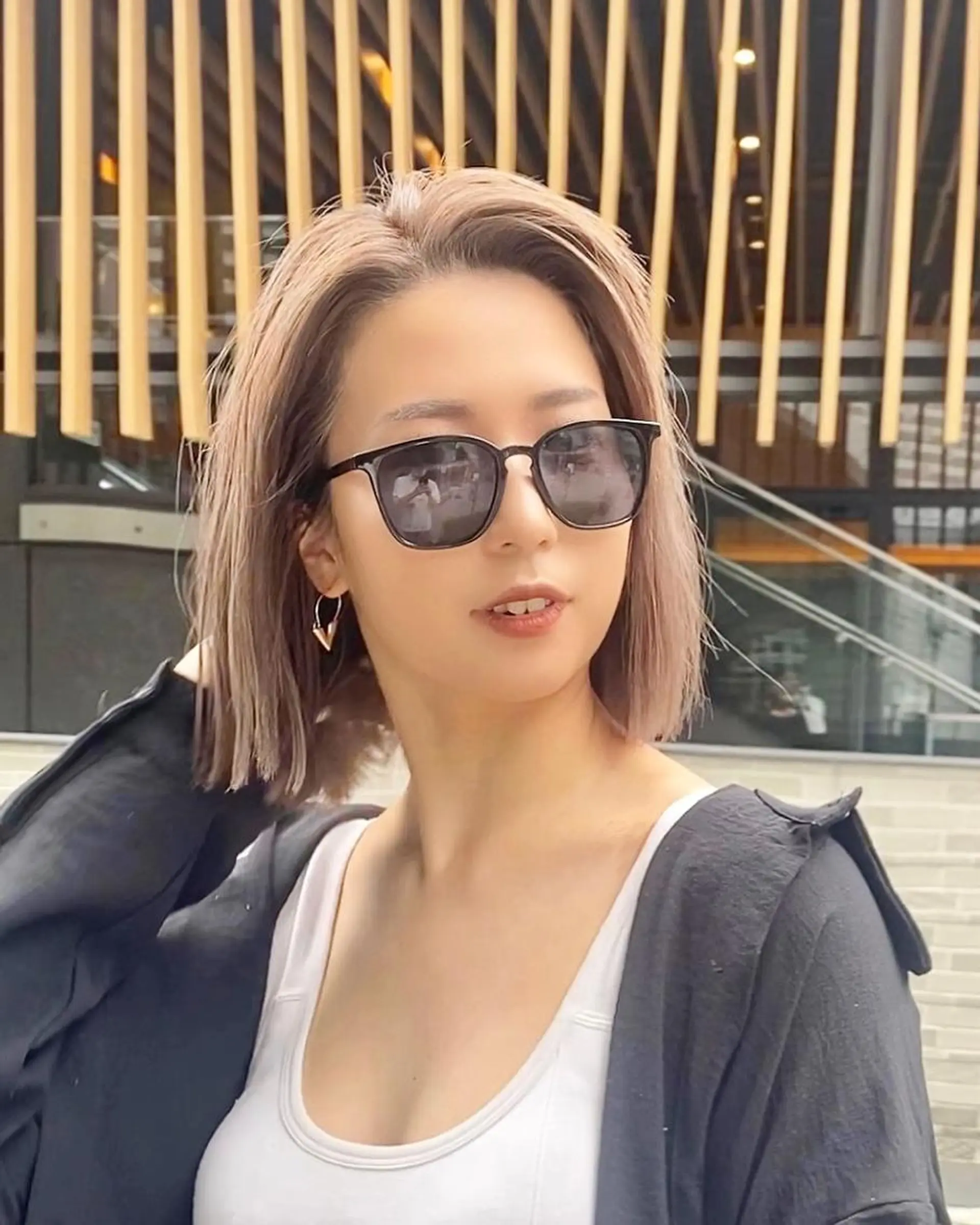 ミディアム カラー 切りっぱなしボブ ショートボブ ベージュカラー グレージュ ハイトーンカラー 🌿レイヤー/ブリー チ/🌿‬JINのヘアスタイル