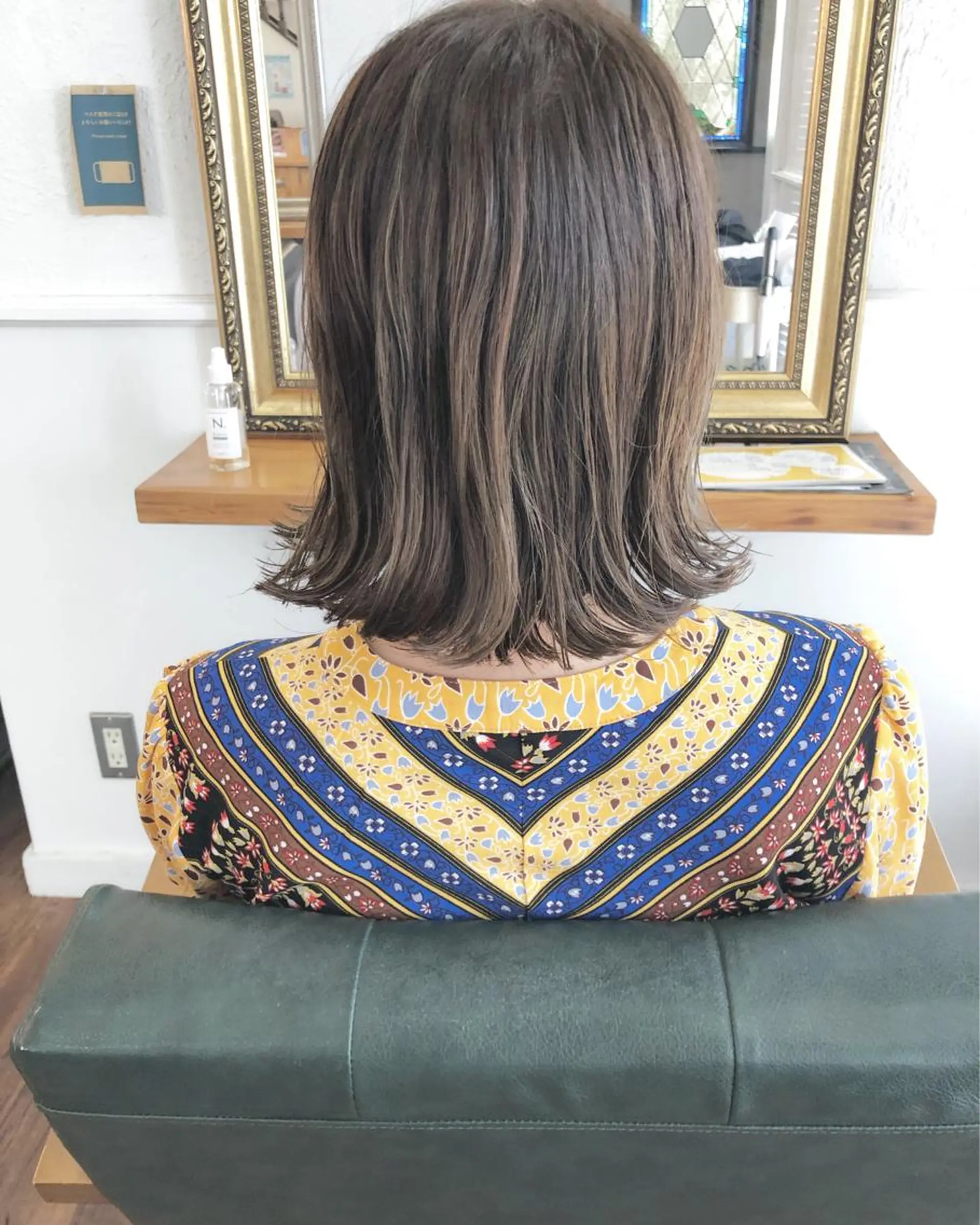 ショート カラー グレージュ ハイライトカラー ミルクティーグレージュ ボブ ハイライト 江原 彩華のヘアスタイル