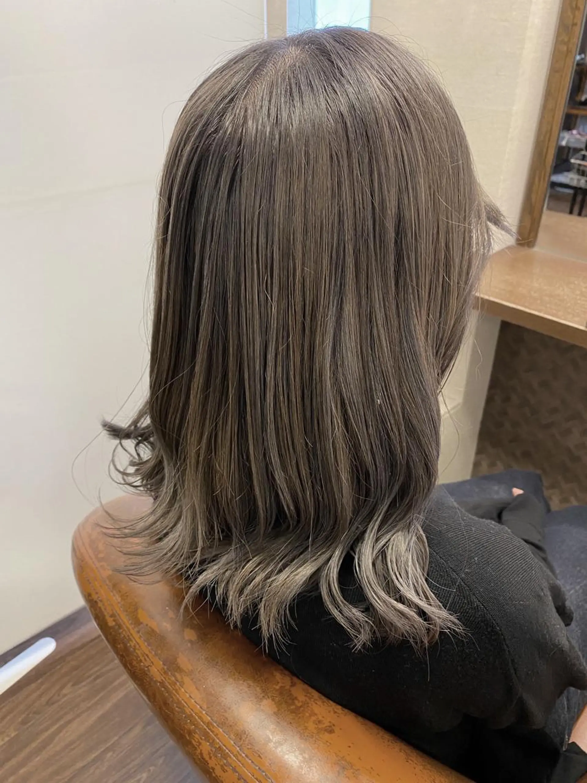 セミロング カラー liL  hair サトウリョウタのヘアスタイル
