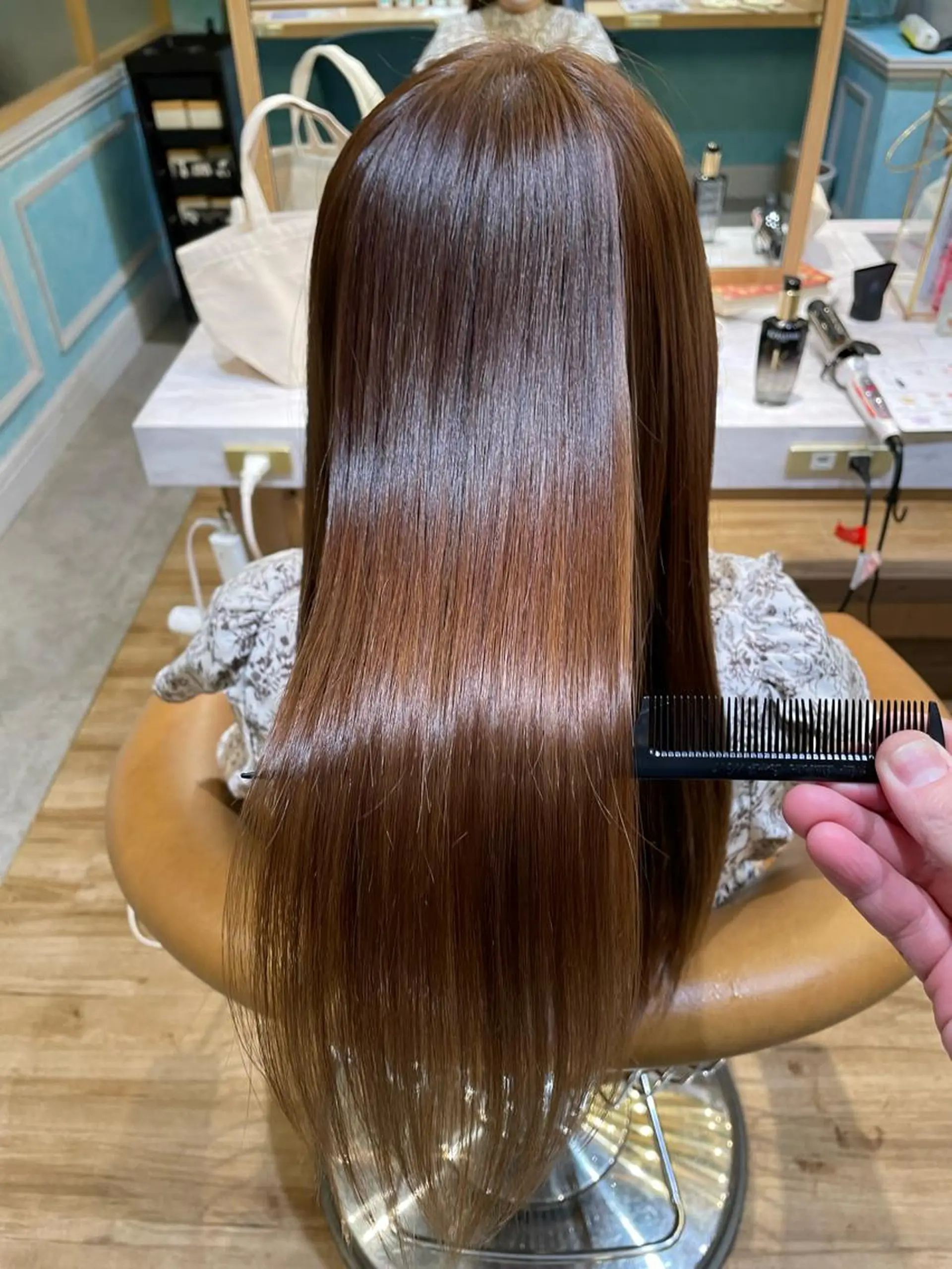 セミロング カット ヘアカラー トリートメント 山本翔一郎 韓国顔周りレイヤーのヘアスタイル